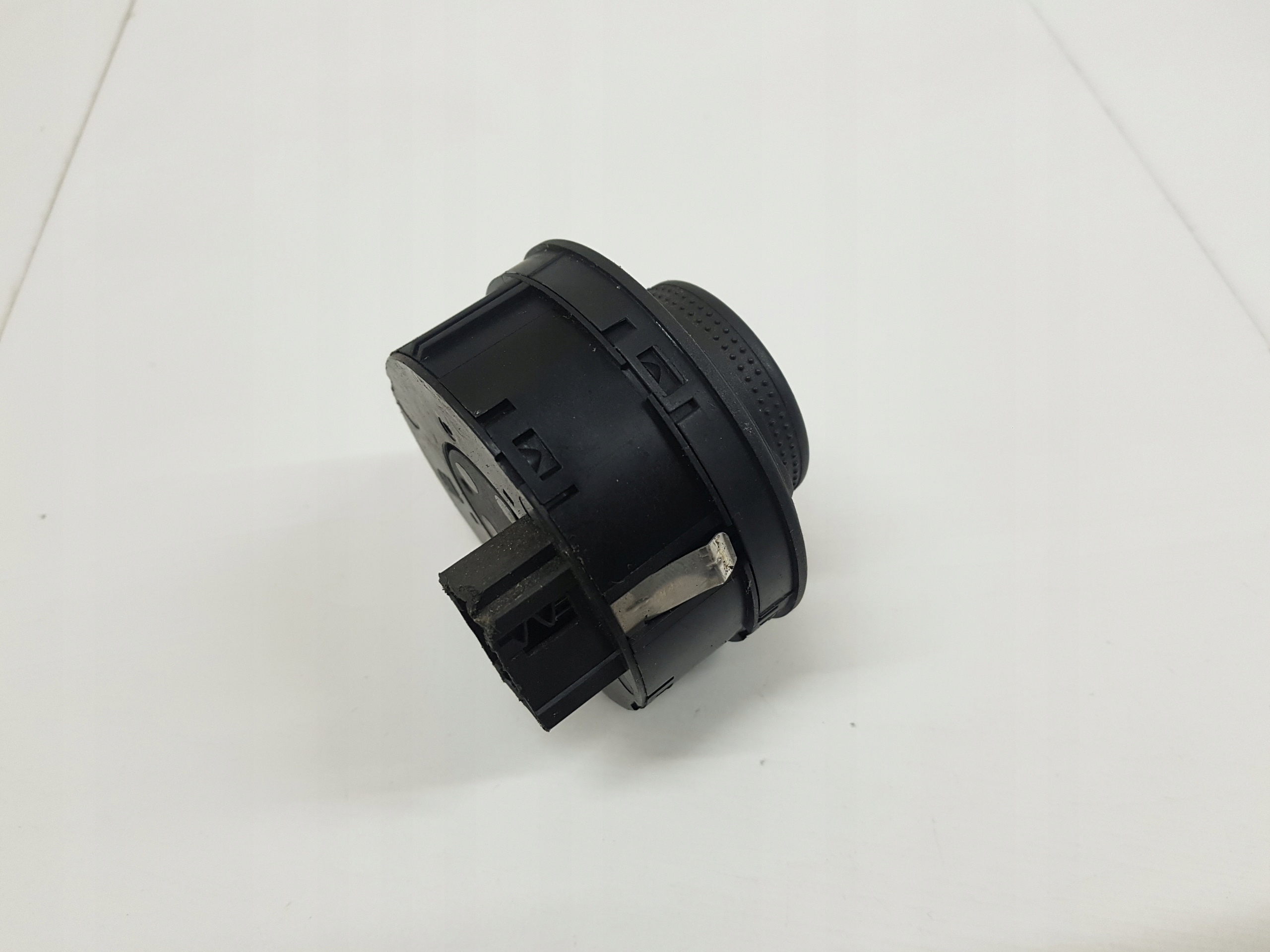 interruttore luci OPEL CORSA D 13249396