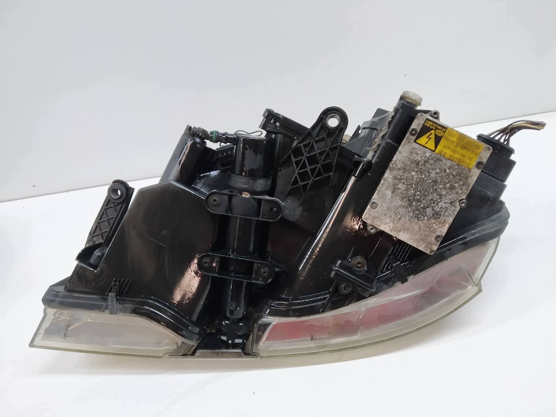light front right XENON EUROPA Skoda Superb and (2001-2008)
