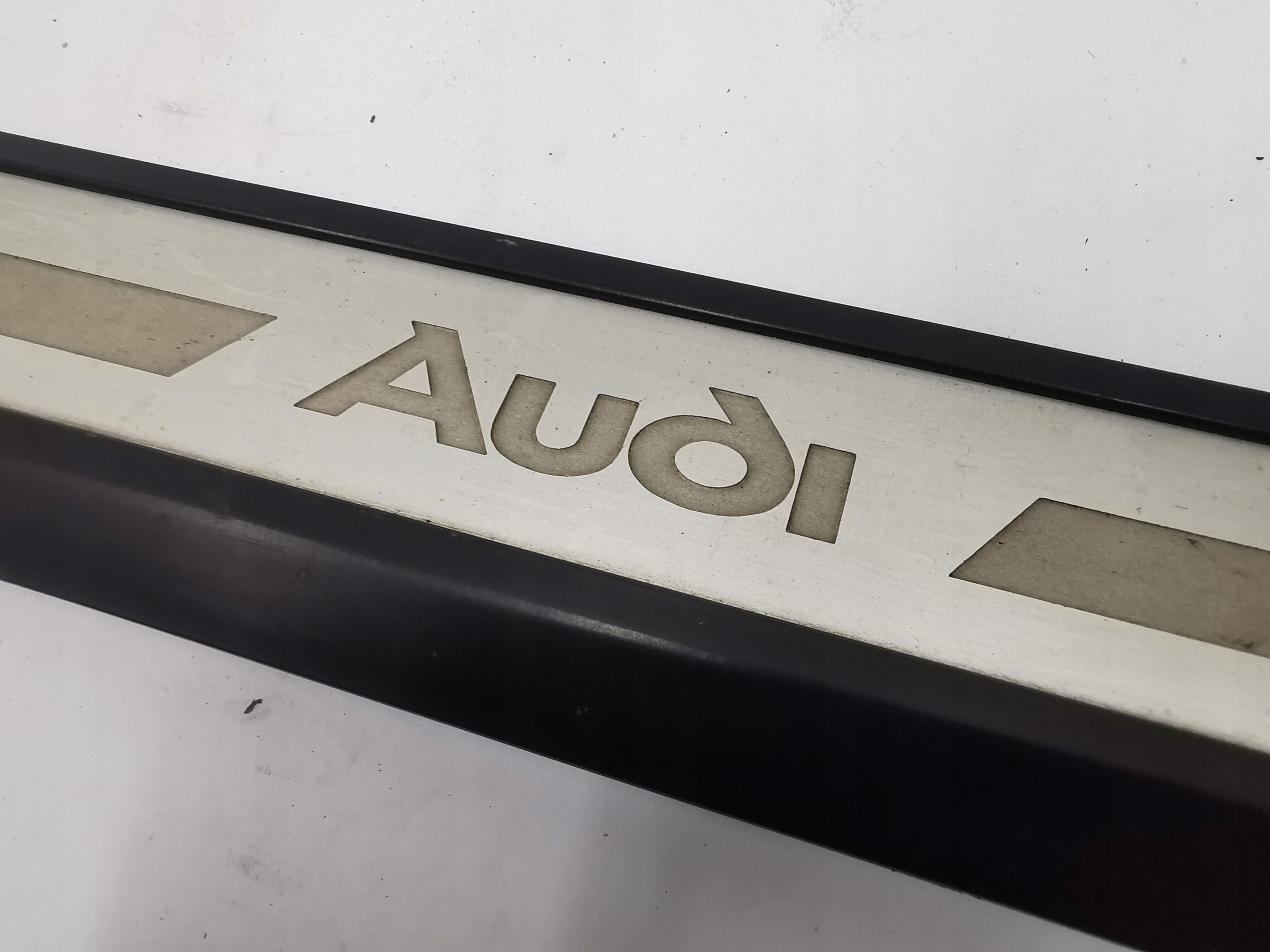 díszléc küszöb jobb eleje AUDI A8 D3 / 4E0853986B