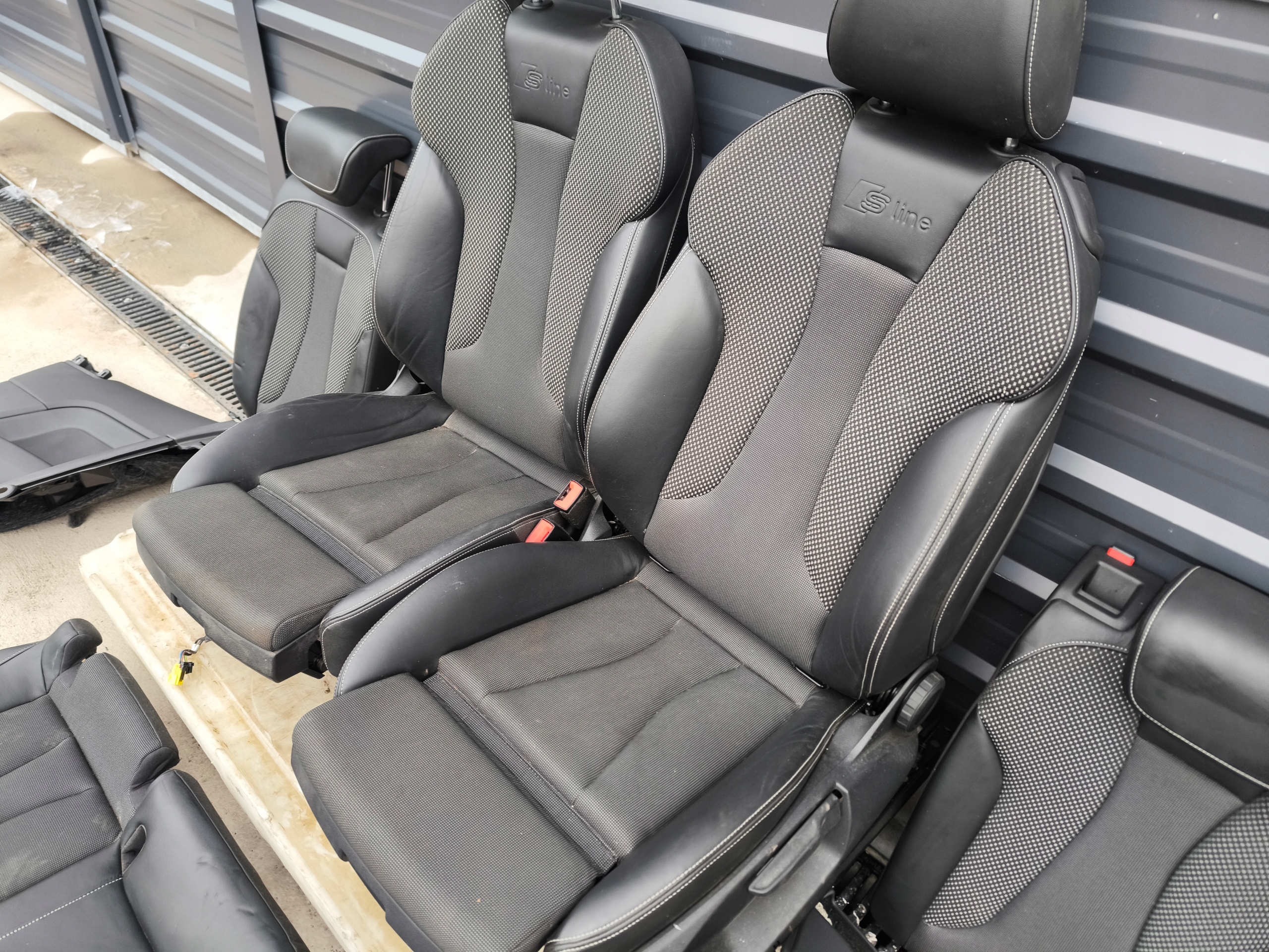 Sitz Sitze KOMPLET AUDI A3 8V 3-Tür Leder+MATERIAL S LINE *2 !!!
