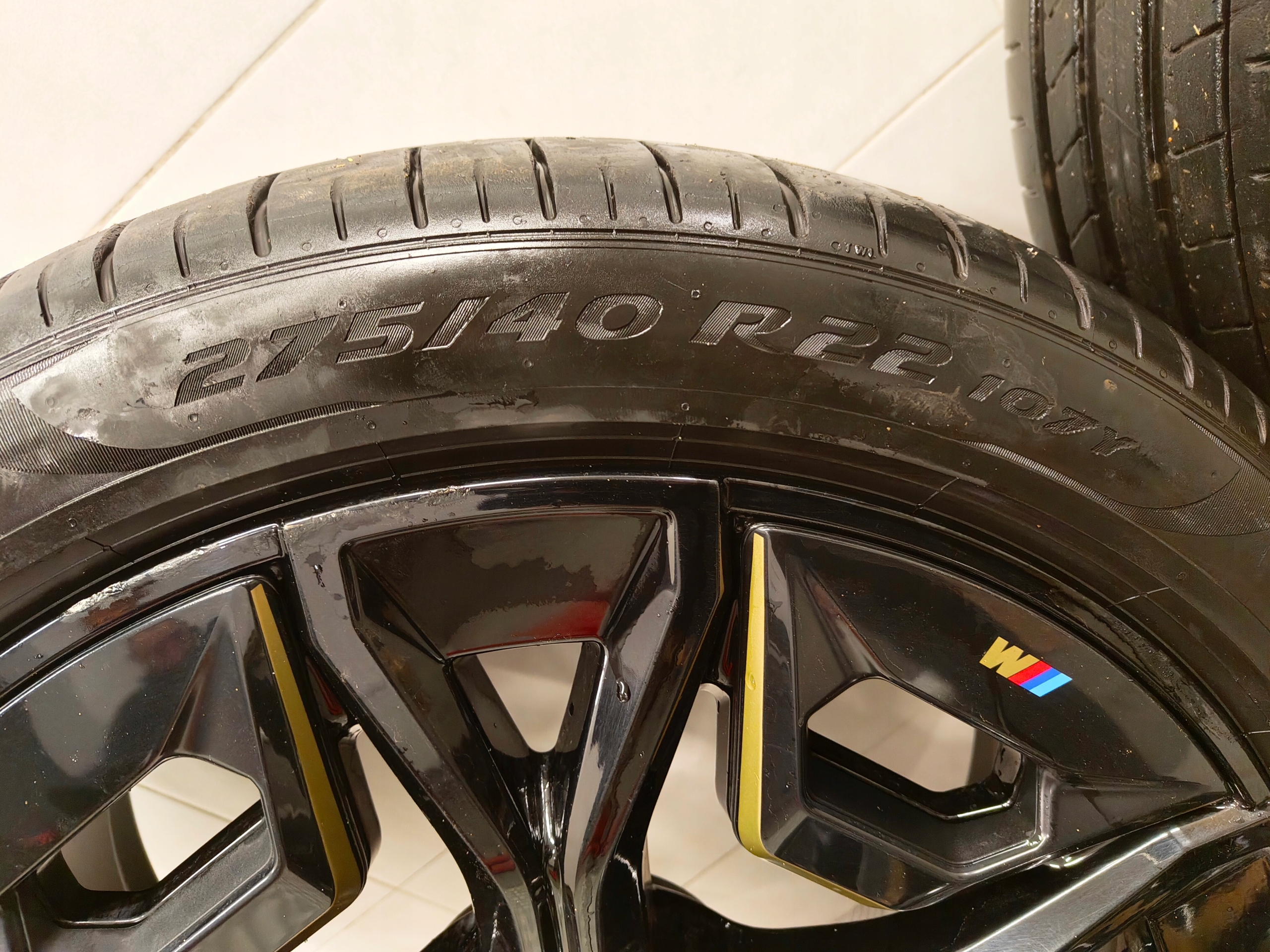 BMW iX i20 wheels discs 22 CALE tyres summer PIRELLI 275/40R22 m-packet