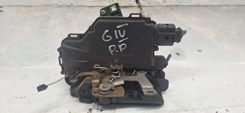 lock door VW GOLF IV right front 837016AC