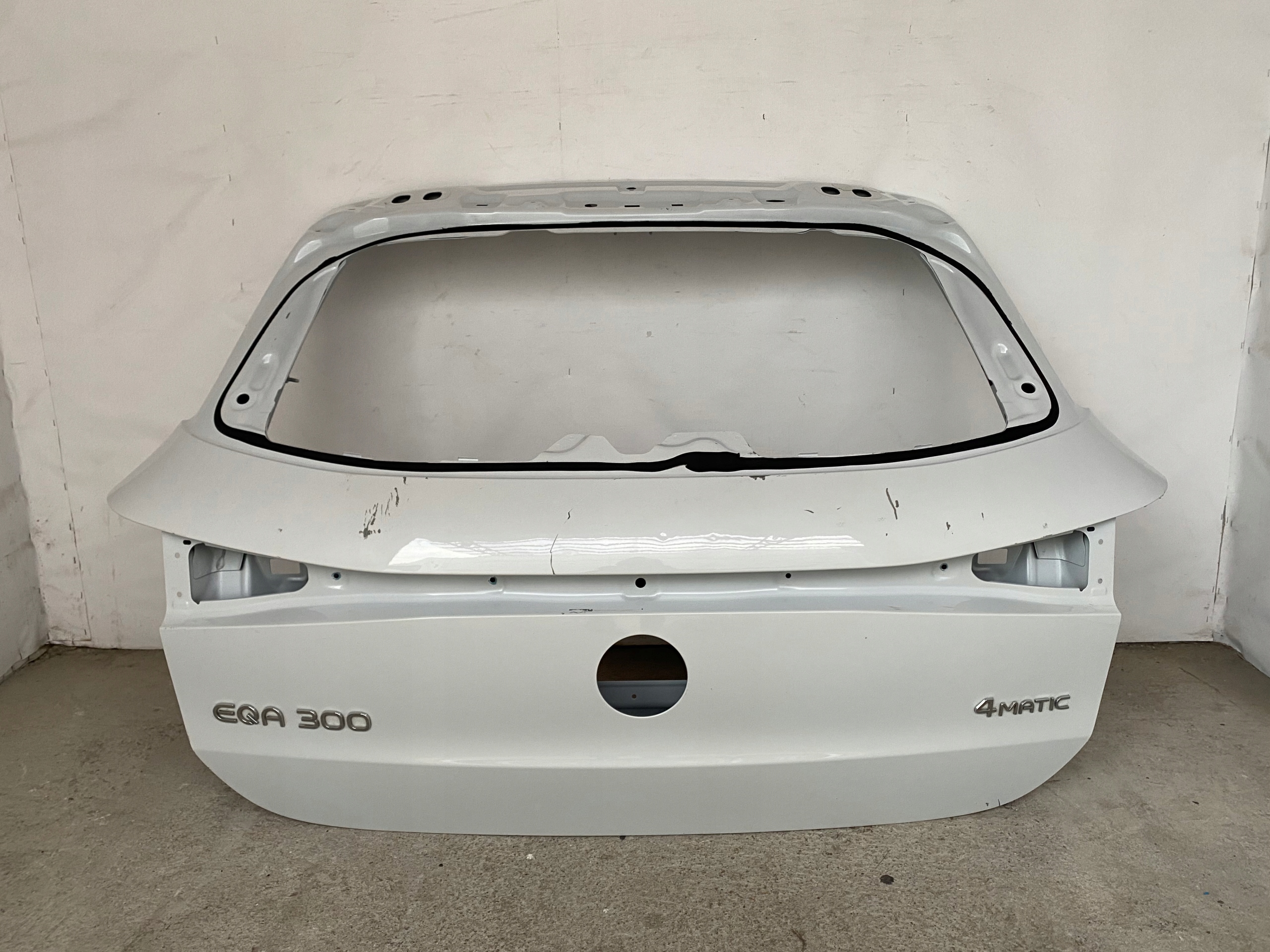 MERCEDES EQA KLAPA BAGAŻNIKA POZNAŃ (GIEŁDA)