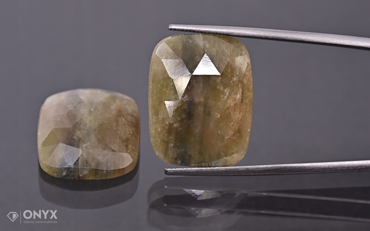 Safírová fazetovaná rozeta Para cushion 21x16,5 mm