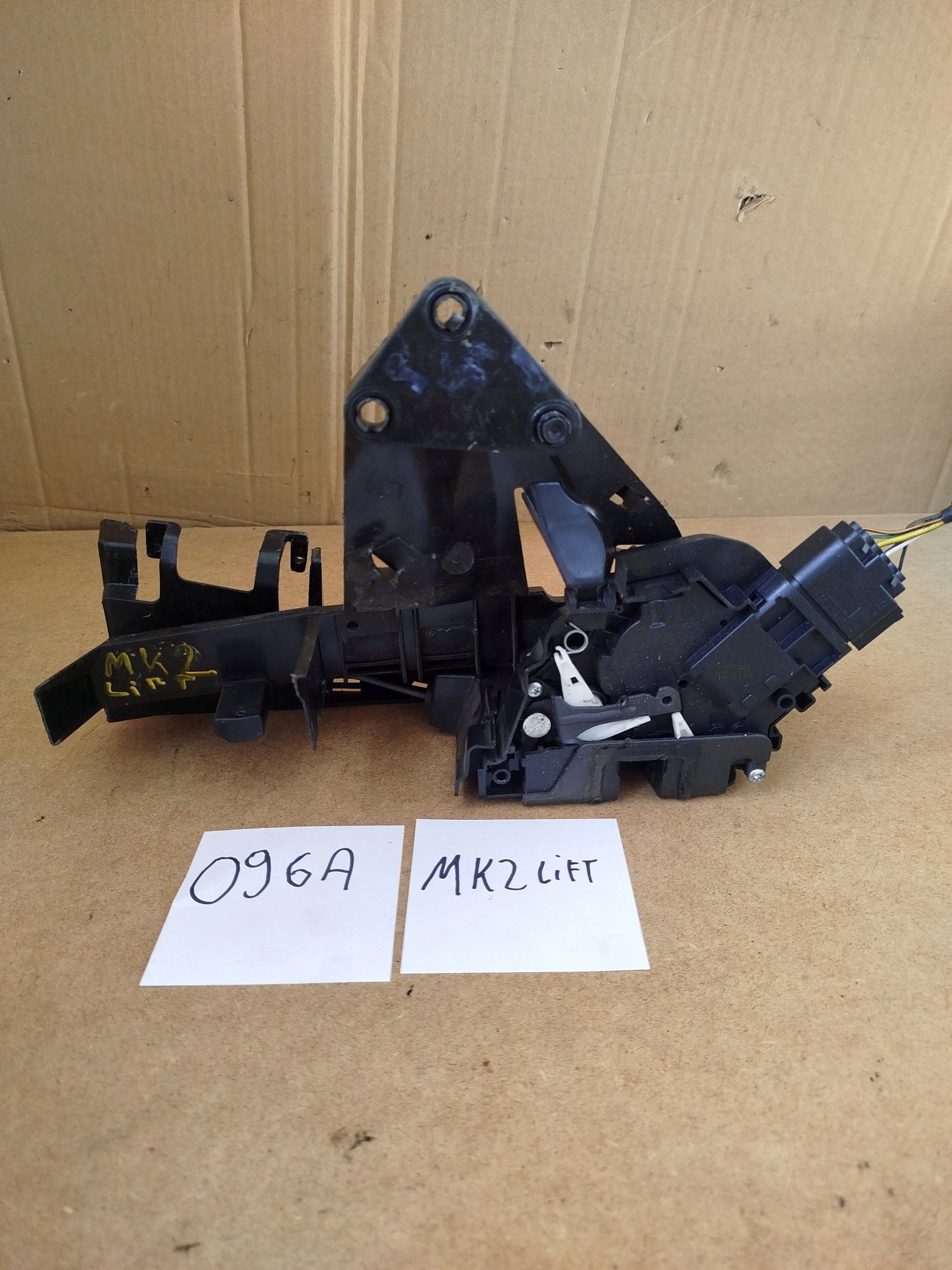 ЦЕНТРАЛЬНЫЙ ЗАМОК ПЕРЕДНЕЙ ЛЕВОЙ ДВЕРИ FORD FOCUS MK2