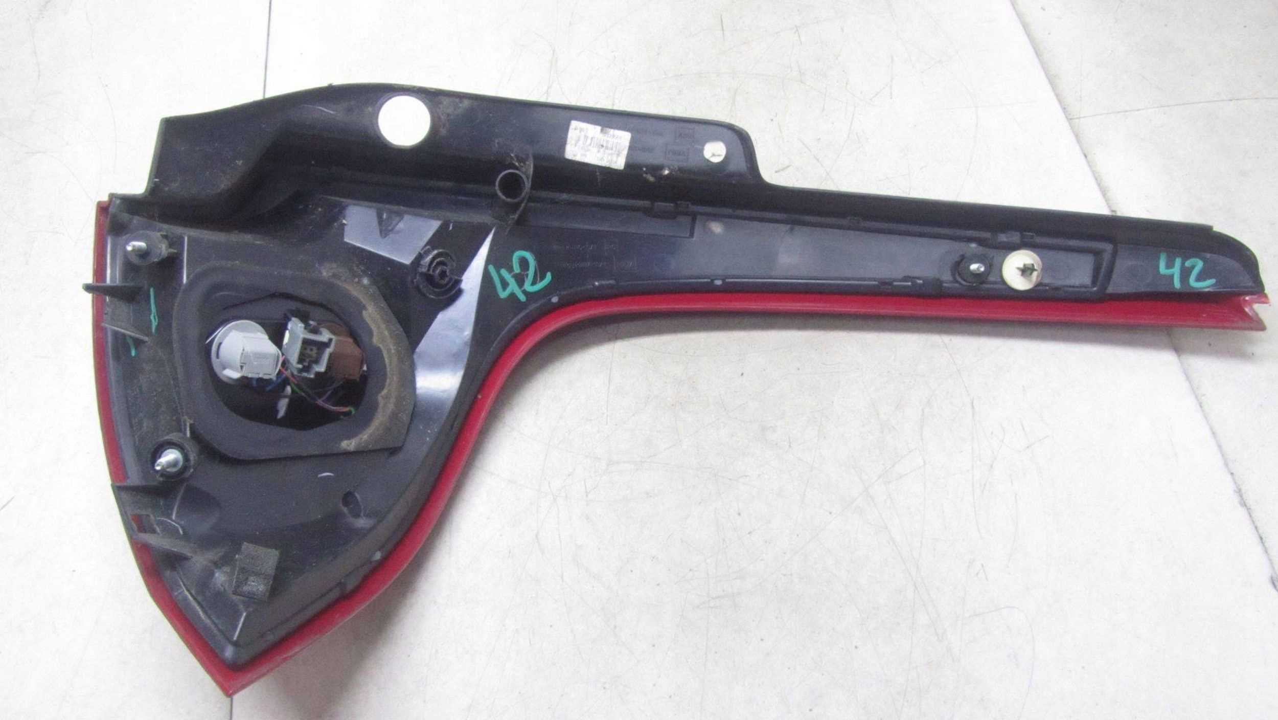 VOLVO XC60 LAMPA LEWA TYŁ TYLNA 08-13 Producent części Volvo OE