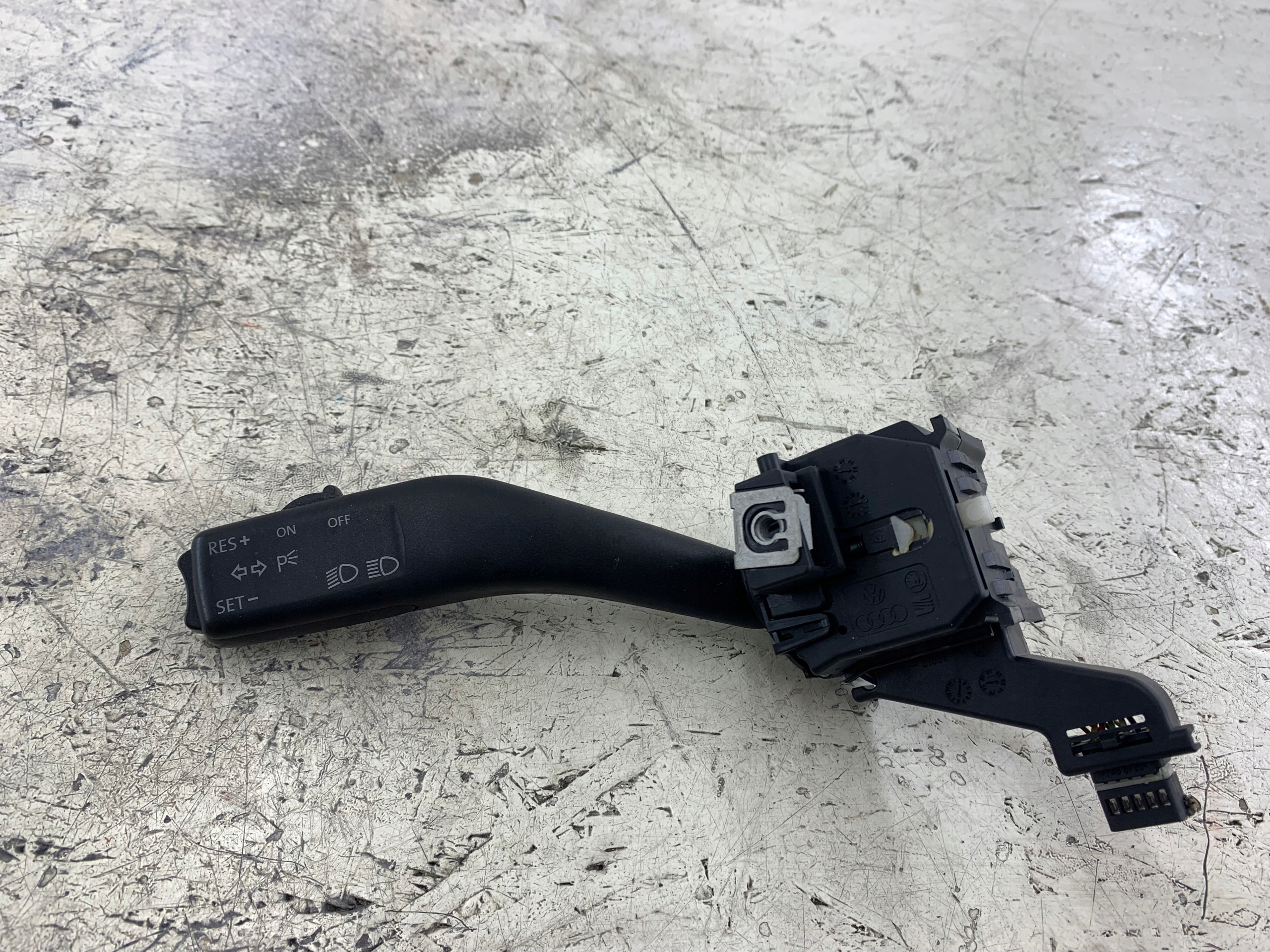 VW TOURAN et Bouton MANETKA Indicateurs de direction 1K0953513A