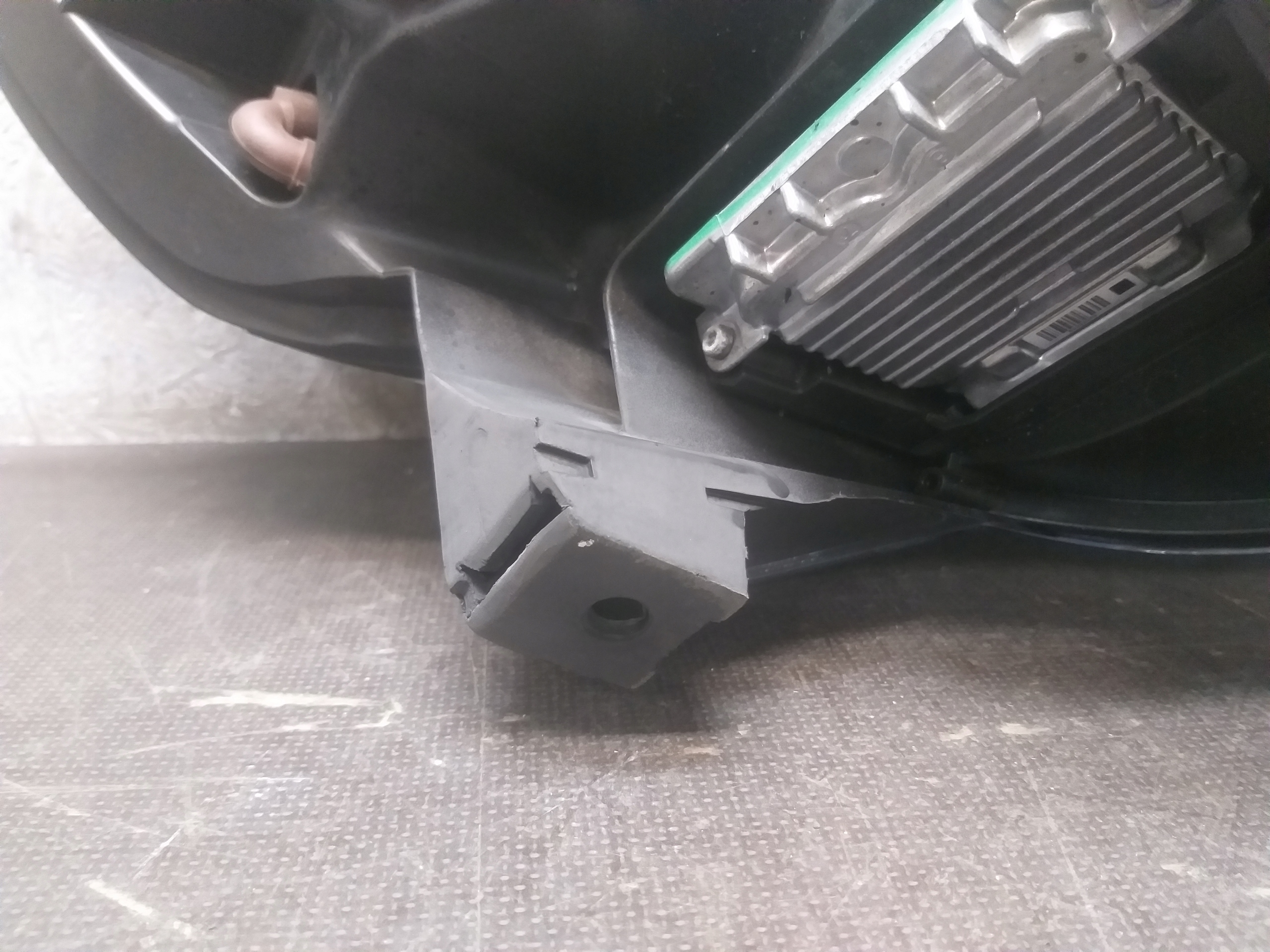 light front left TOYOTA PROACE XENON 9808589980-00