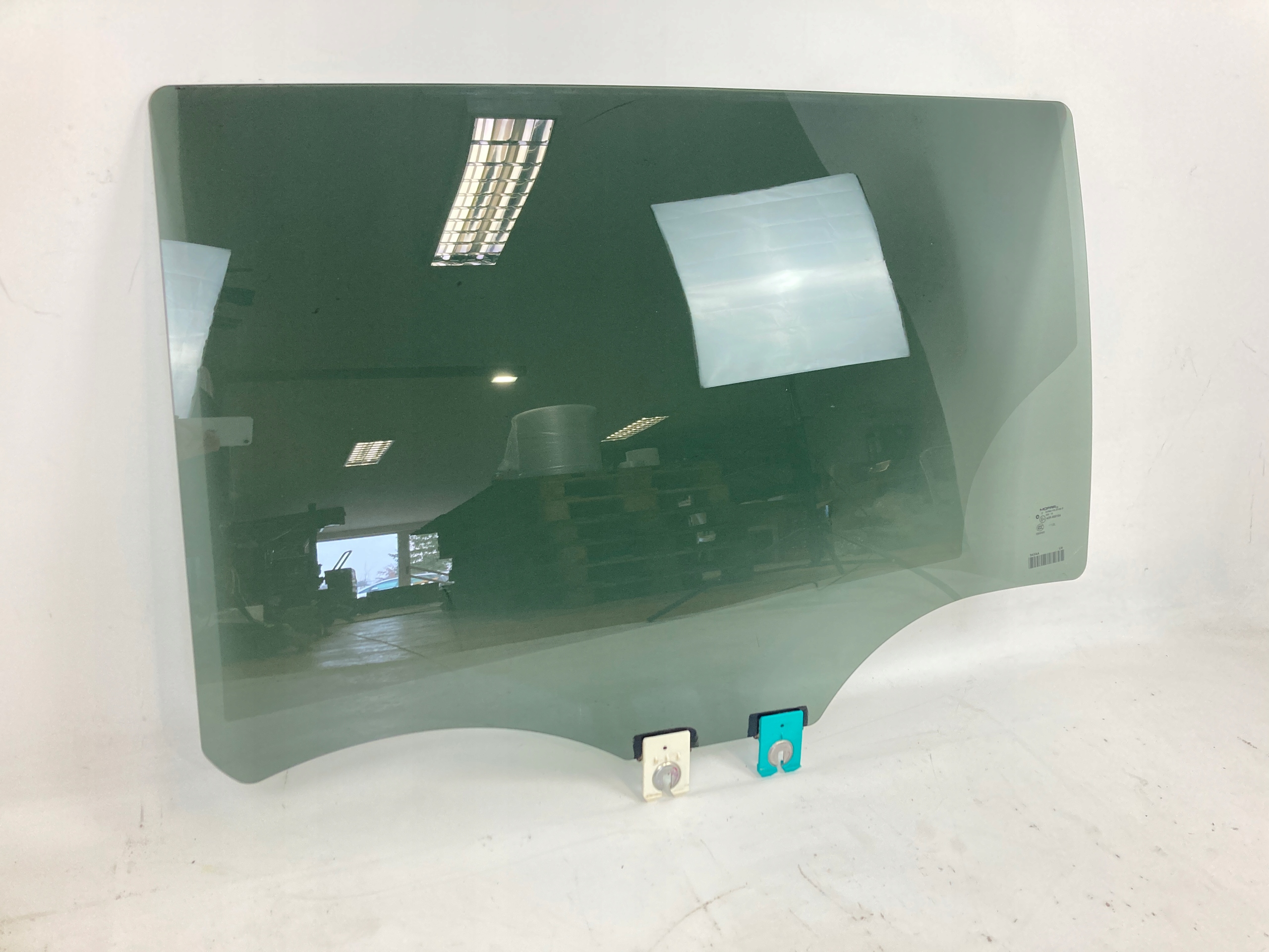 Chrysler Pacifica 2018 window rear door sliding left rear part