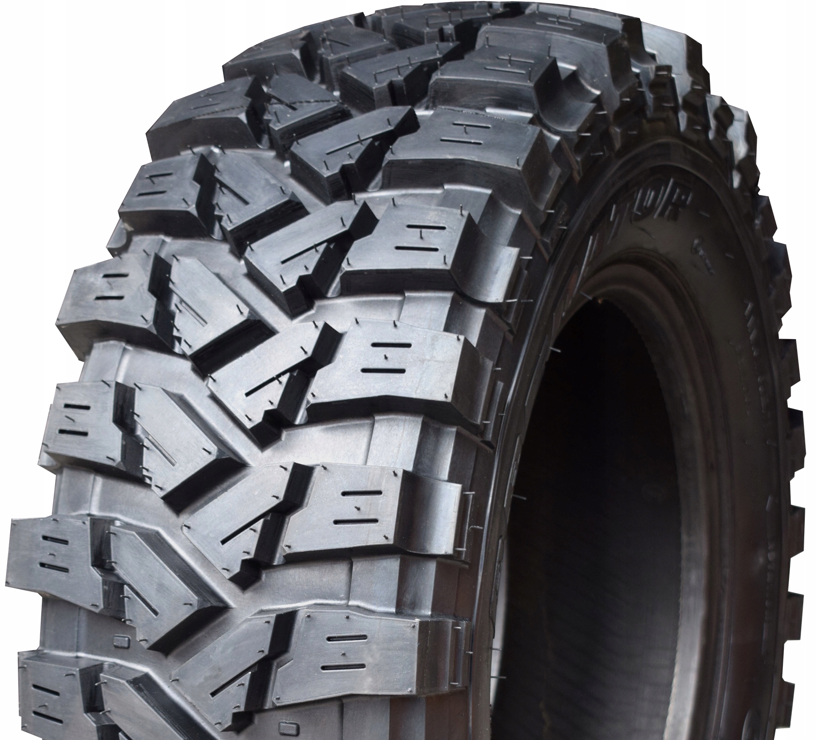 OPONY TERENOWE 245/70R16 1szt. MT 245/70 r16 PREDATOR