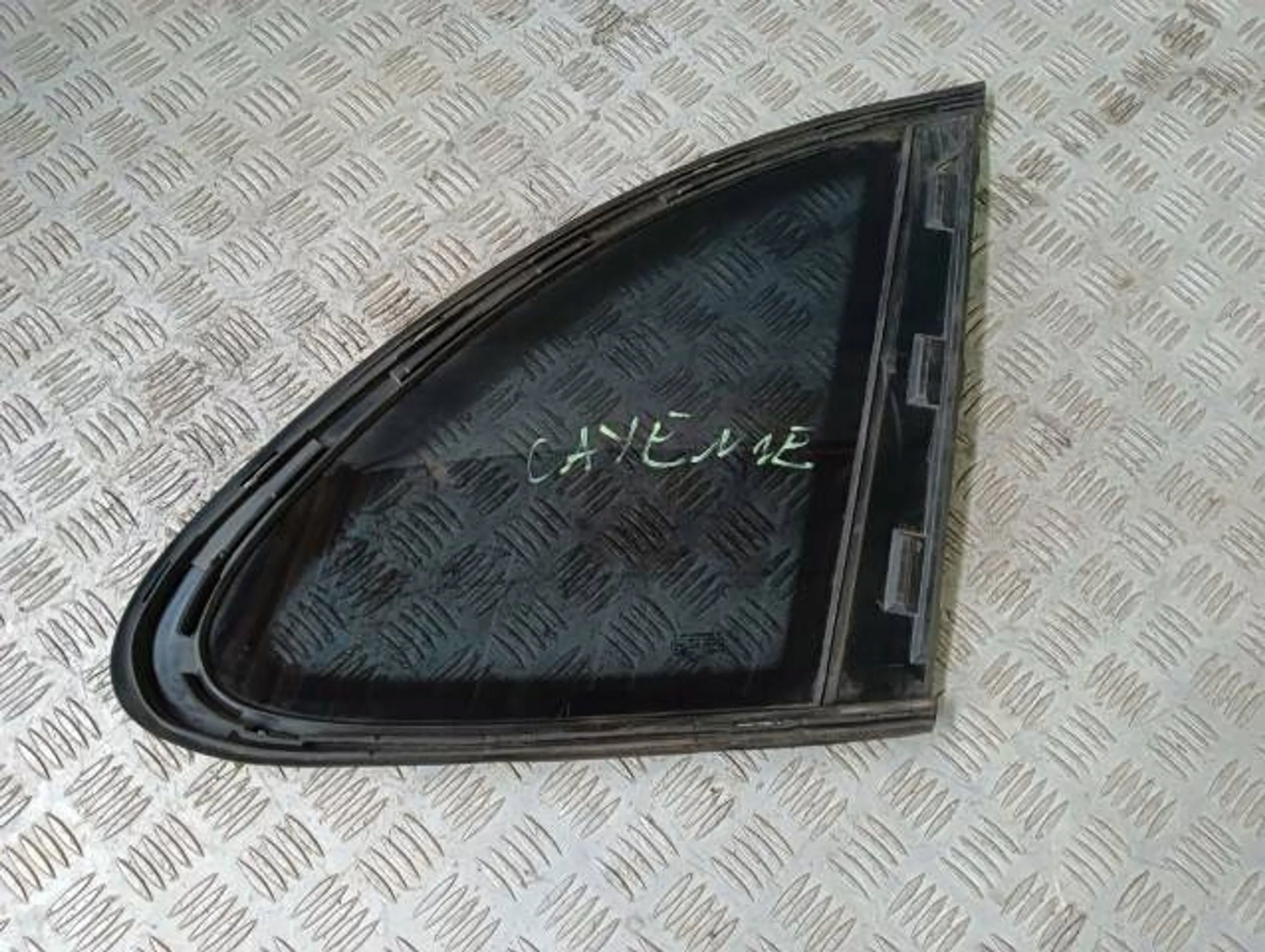 PORSCHE CAYENNE SZYBA KAROSERYJNA PRAWY TYŁ