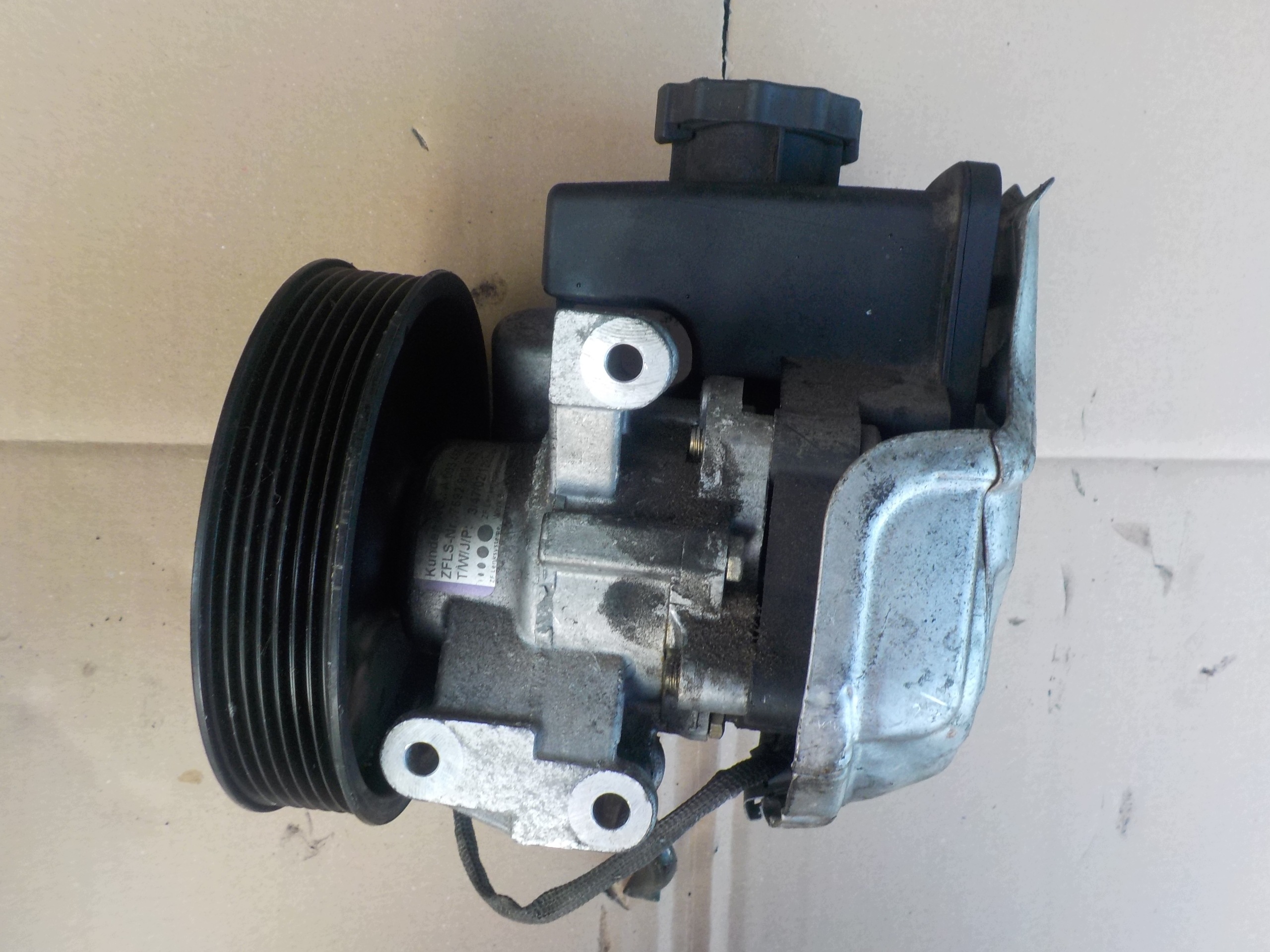 MERCEDES-BENZ KLASA E (W211) 1.8 B ORG servo pump A0034664301