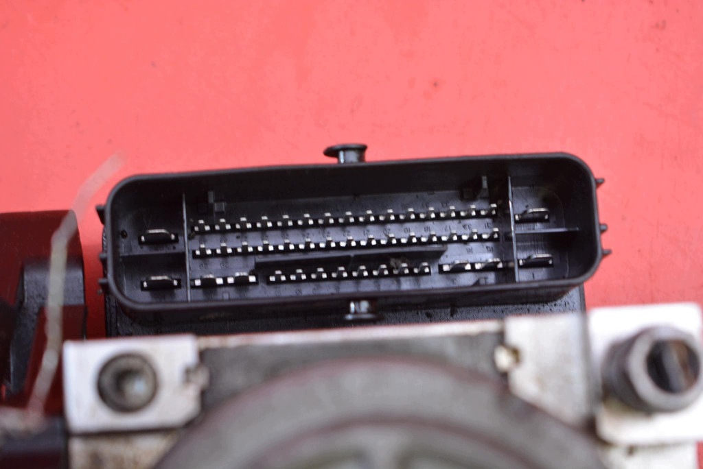 Pompa ABS 3Q0614517AB VW PASSAT B8 2.0 TSI 220 KM 14-19