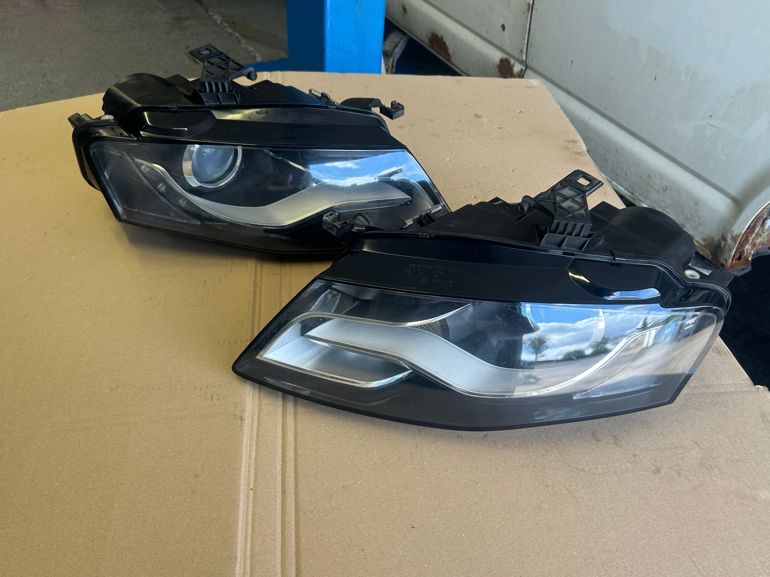 AUDI A4 B8 lights front XENON KOMPLET EUROPA