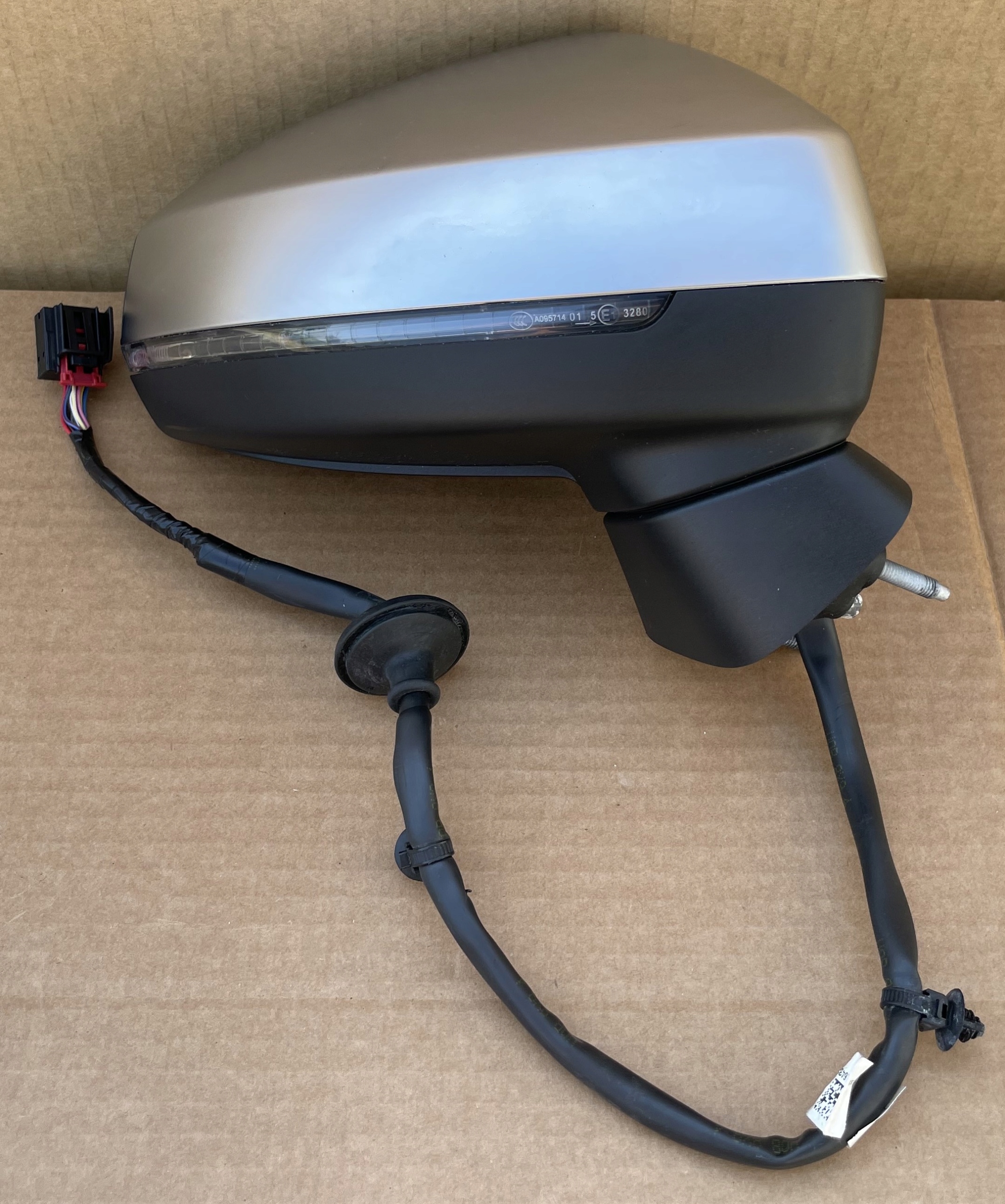 mirror AUDI A3 S3 RS3 14 PIN ALU CHROM as new original 2012-2019 R