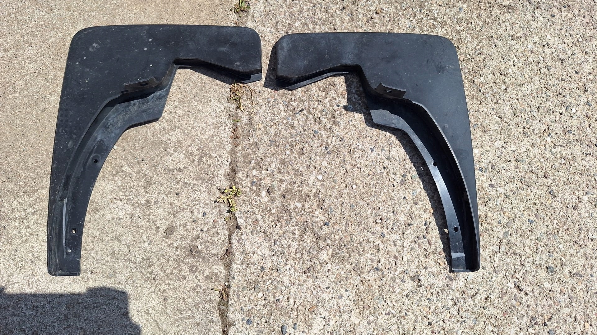 OSŁONA CHLAPACZ PRAWY LEWY PRZÓD NAVARA IV NP300 638504KJ1A 638514KJ1A