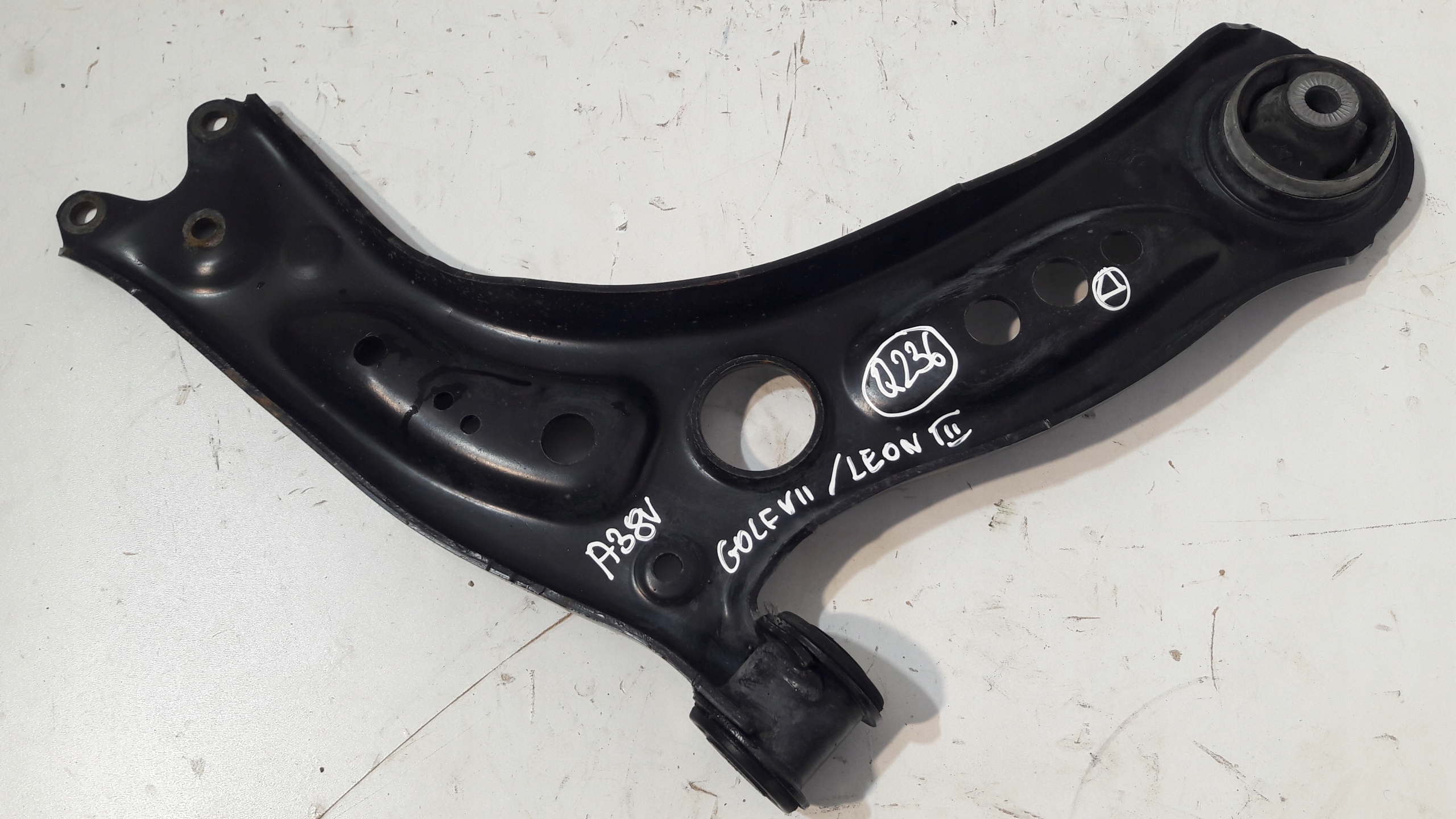 VW GOLF VII AUDI A3 2014 arm left front 5Q0407151J