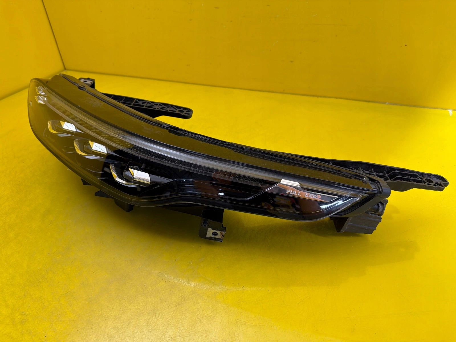 Feux phare Gauche Maxus Euniq 6 Full Led DRL C00371013
