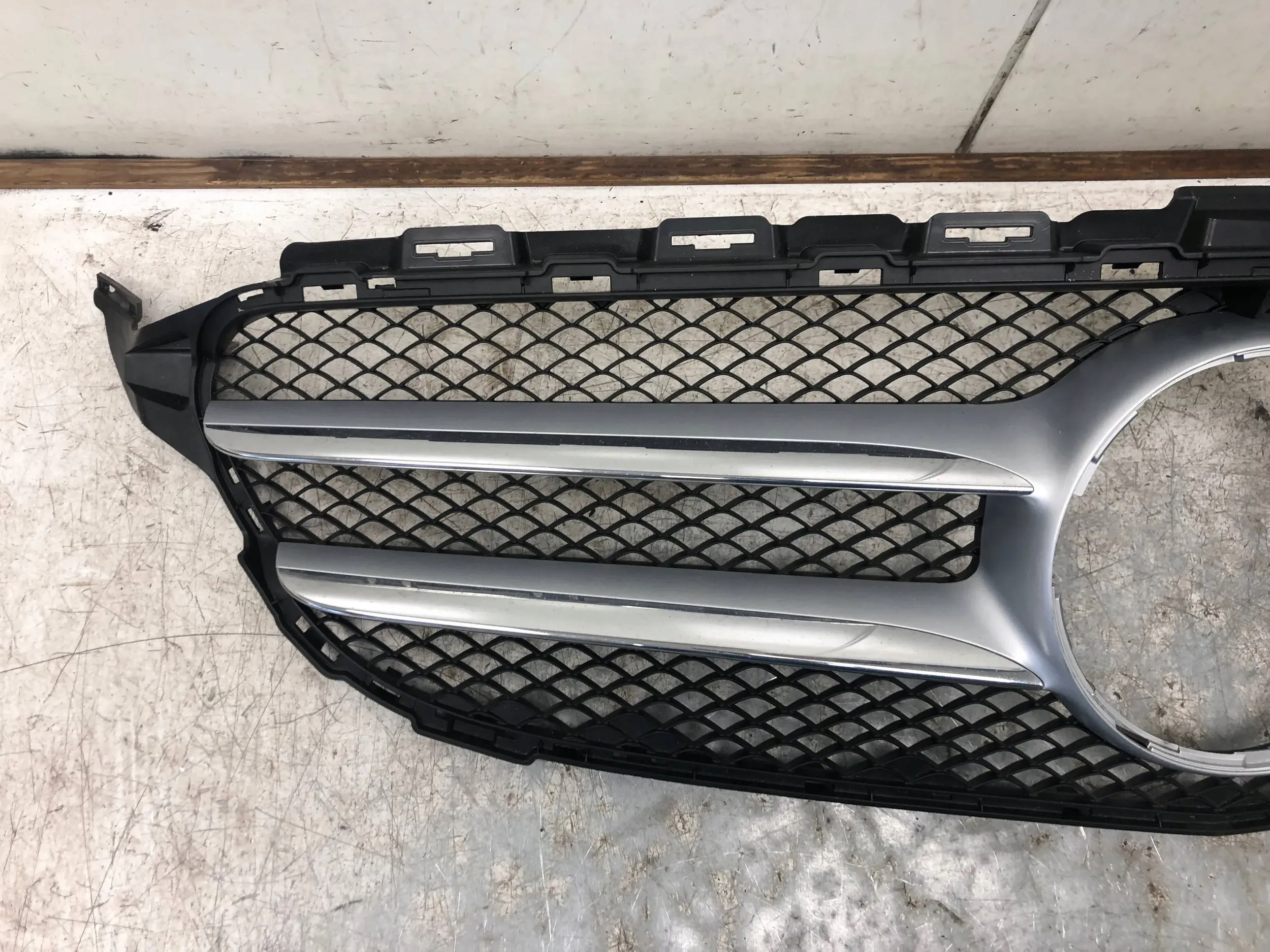 Mercedes-Benz C-Klasse W205 Kühlergrill FRONTGRILL Kühlergitter A2058800183 - Thumbnail 2