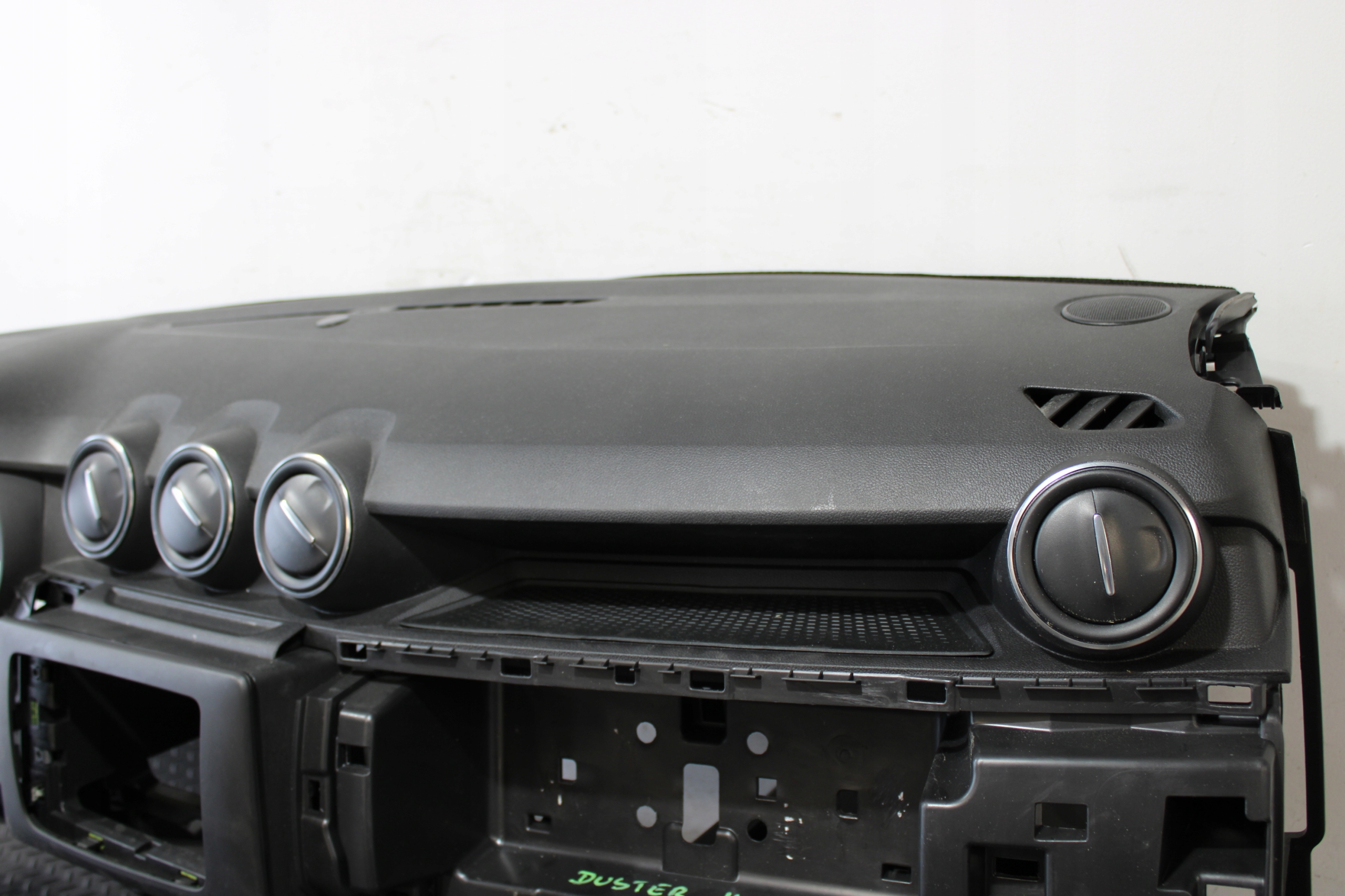 dashboard console cockpit DACIA DUSTER II 2