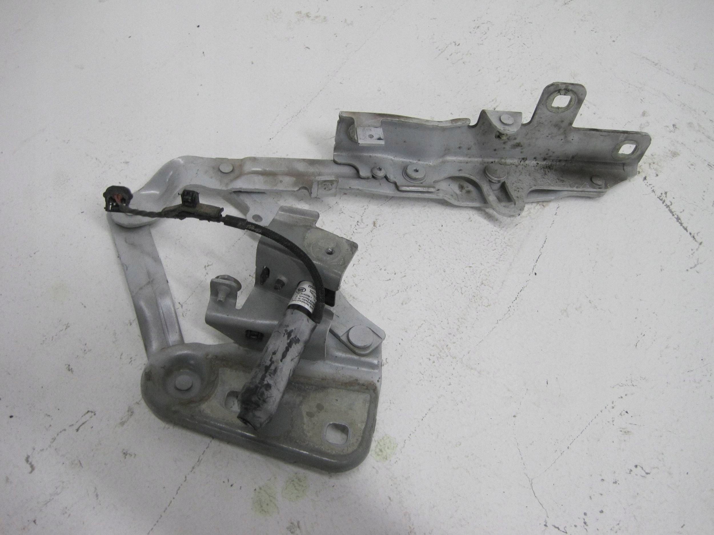 hinge bonnets left LAND ROVER EVOQUE II K8D216801A PIROTECHNICZNY