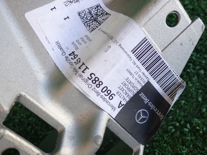 MERCEDES ACTROS MP4 console holder