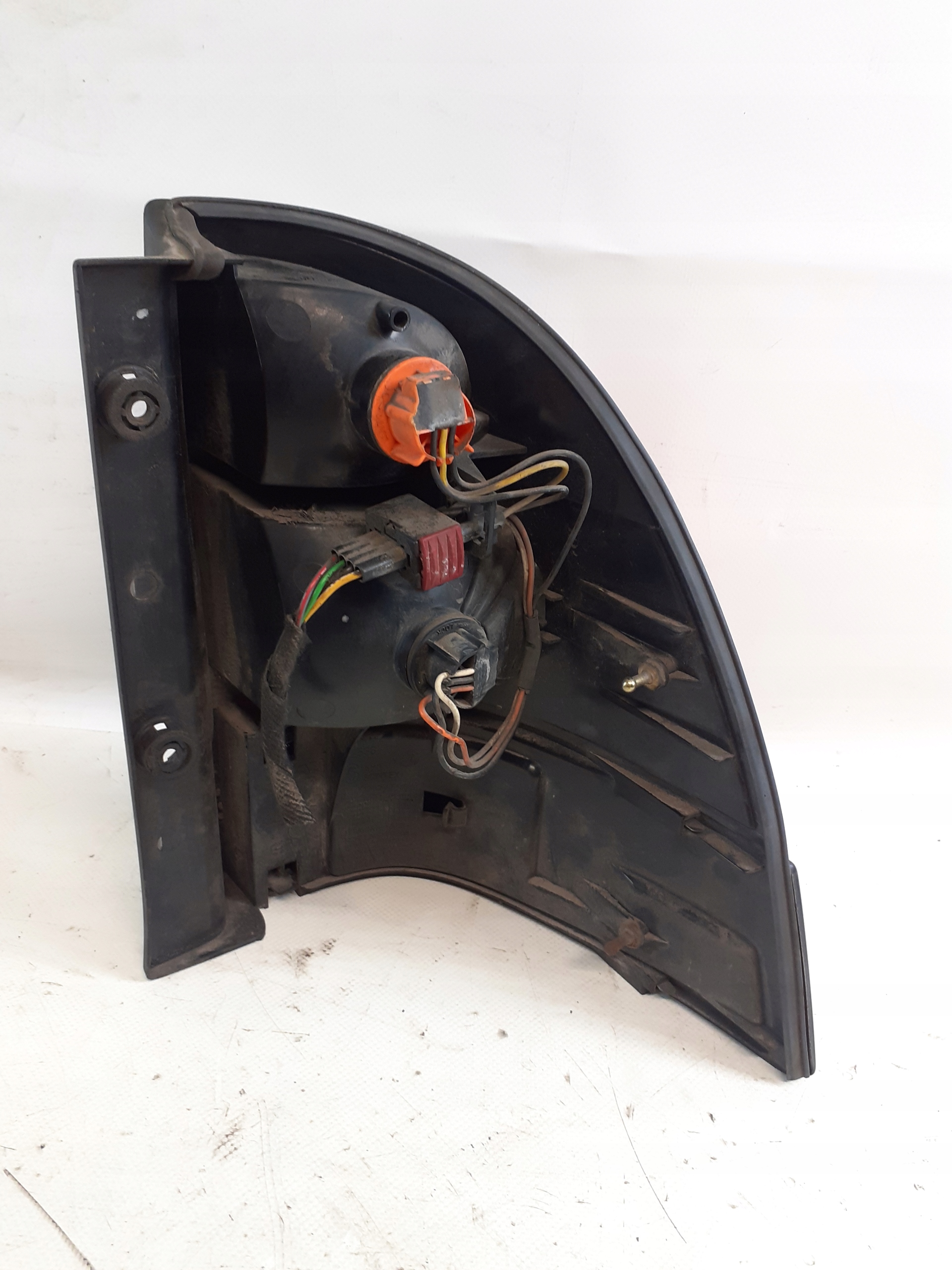 Saab 95 9-5 light left rear part Kombi Kod Lakieru : 257