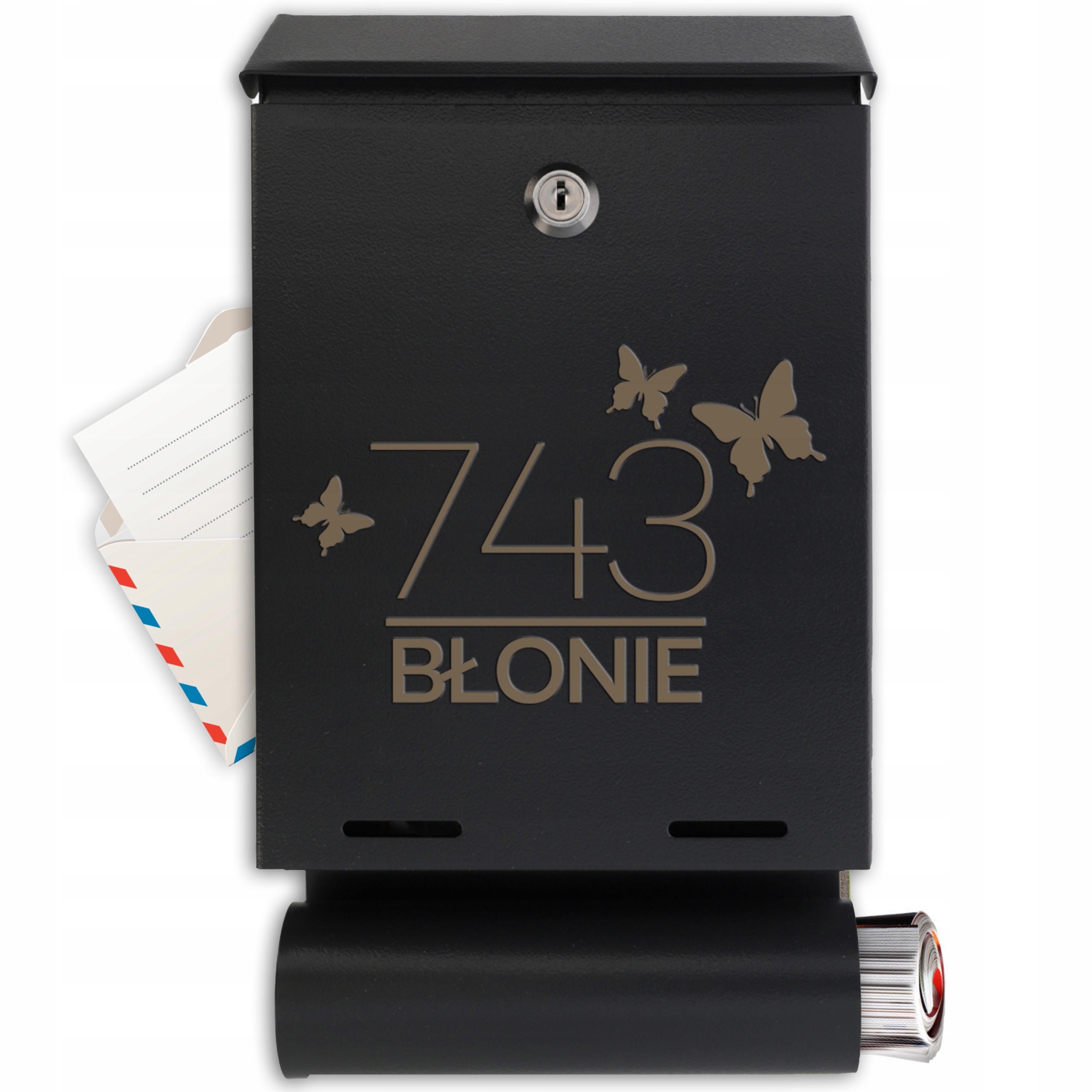 Černá poštovní schránka s adresní trubkou a nádherným gravírovaným vzorem