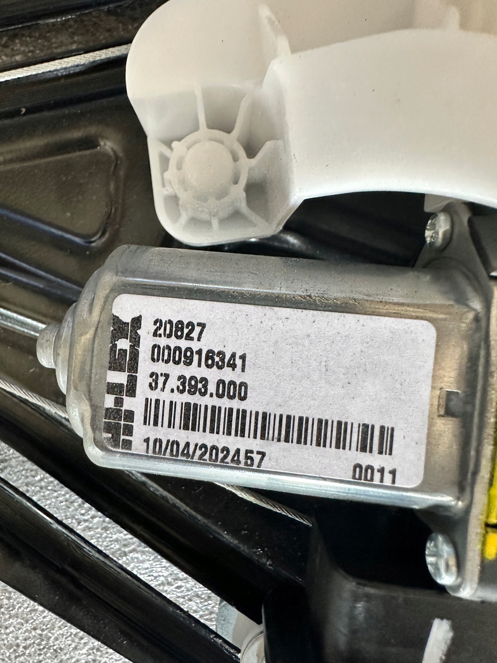 MECHANIZM SZYBY FERRARI 916341... Producent części Ferrari OE