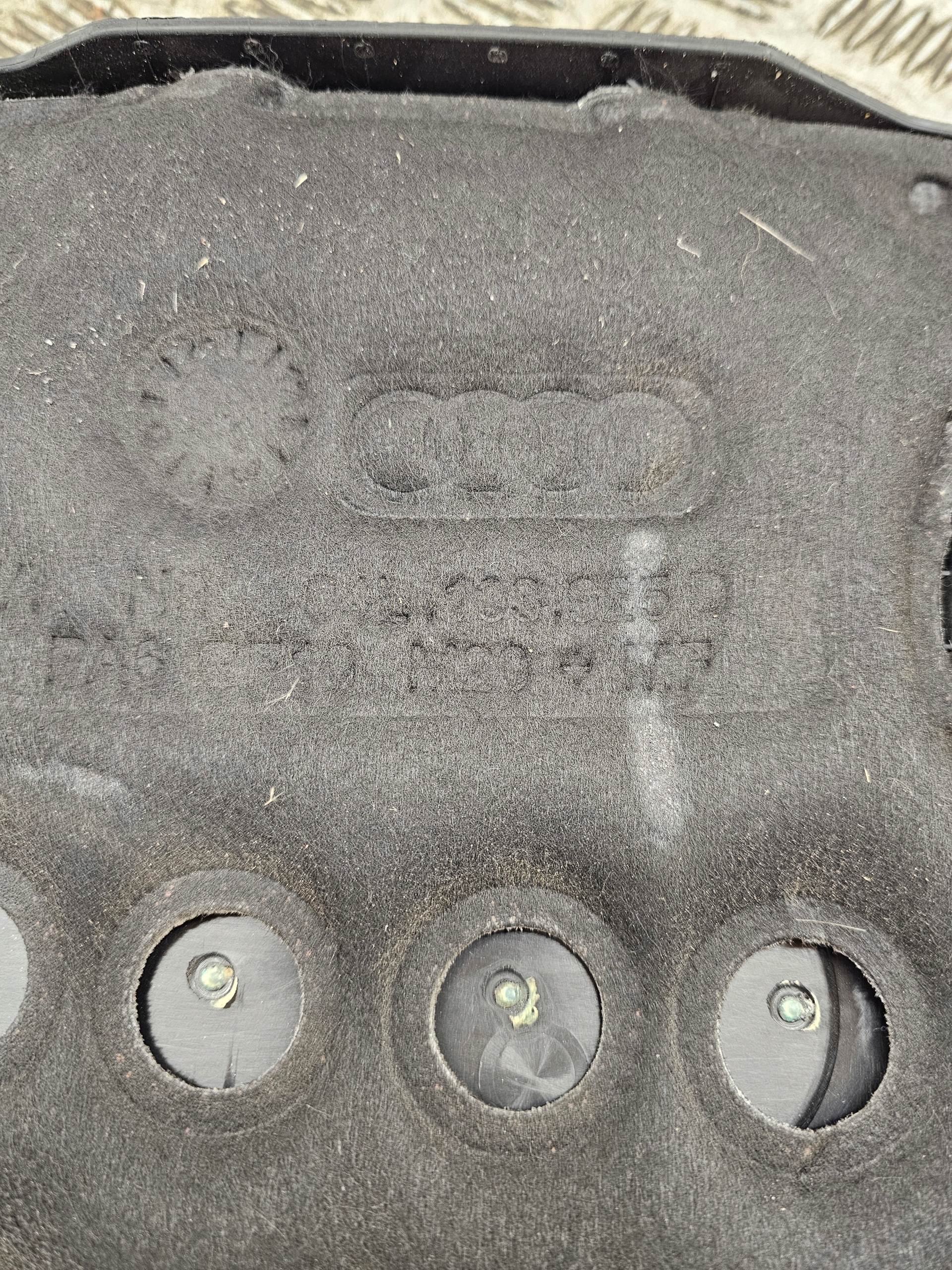 Audi OE 04L103925D motor cover upper