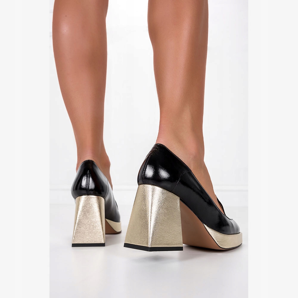 MOKASYNY PÓŁBUTY SKÓRZANE LAKIEROWANE NA KLOCKU 40 Marka Casu