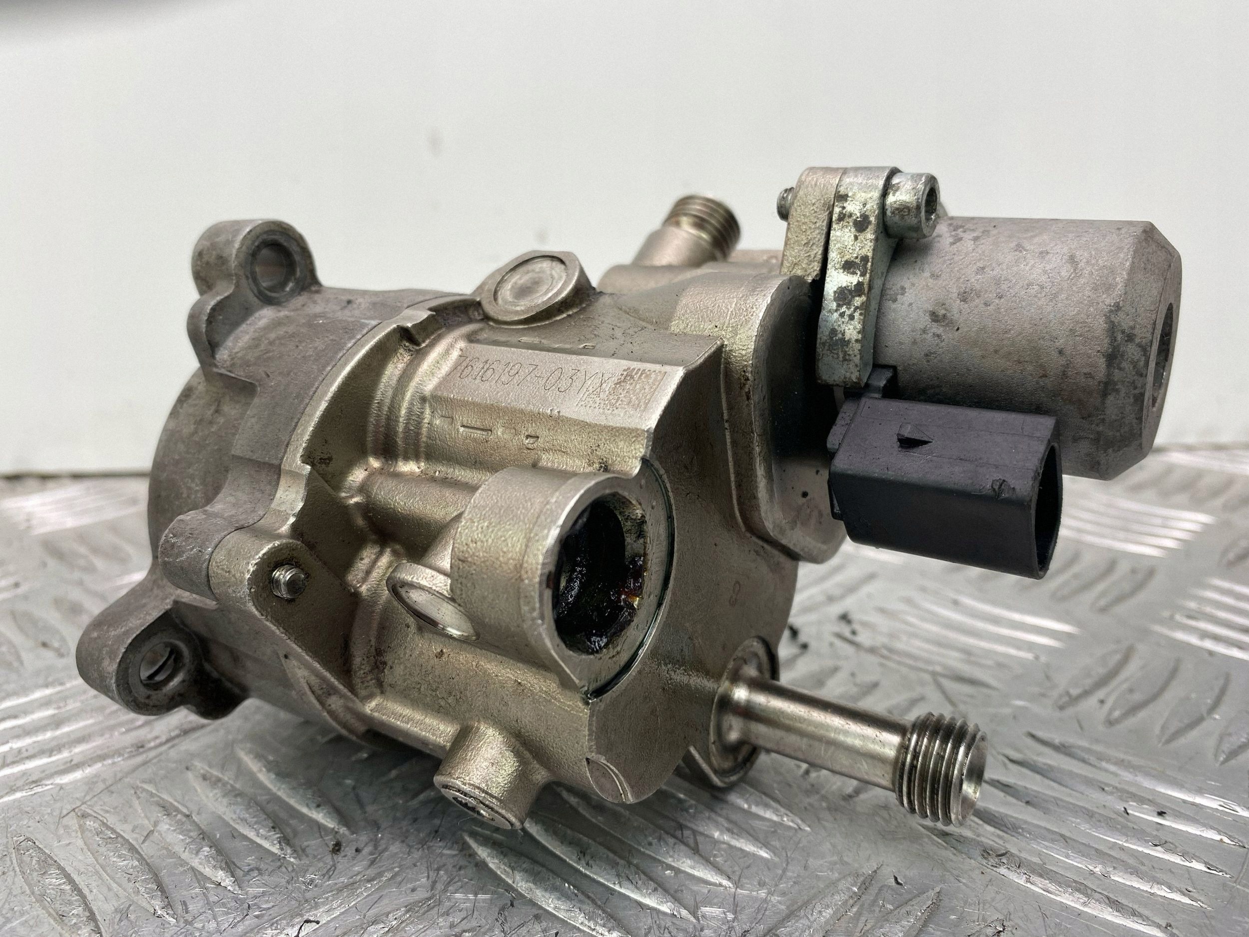 BMW X5 E70 40i injection pump 7615617 N55B30A