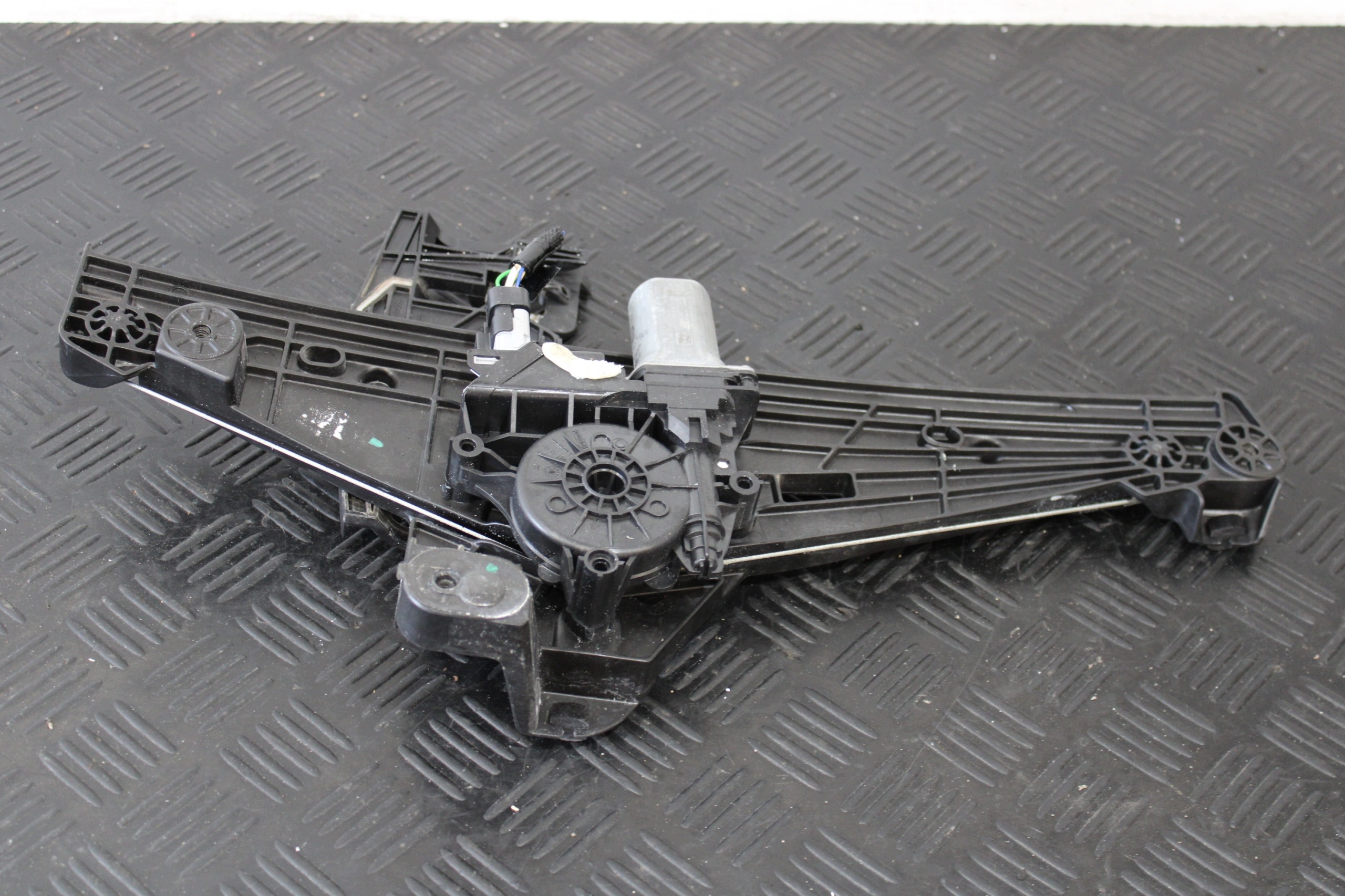 window regulator door left rear part OPEL MOKKA B II 2