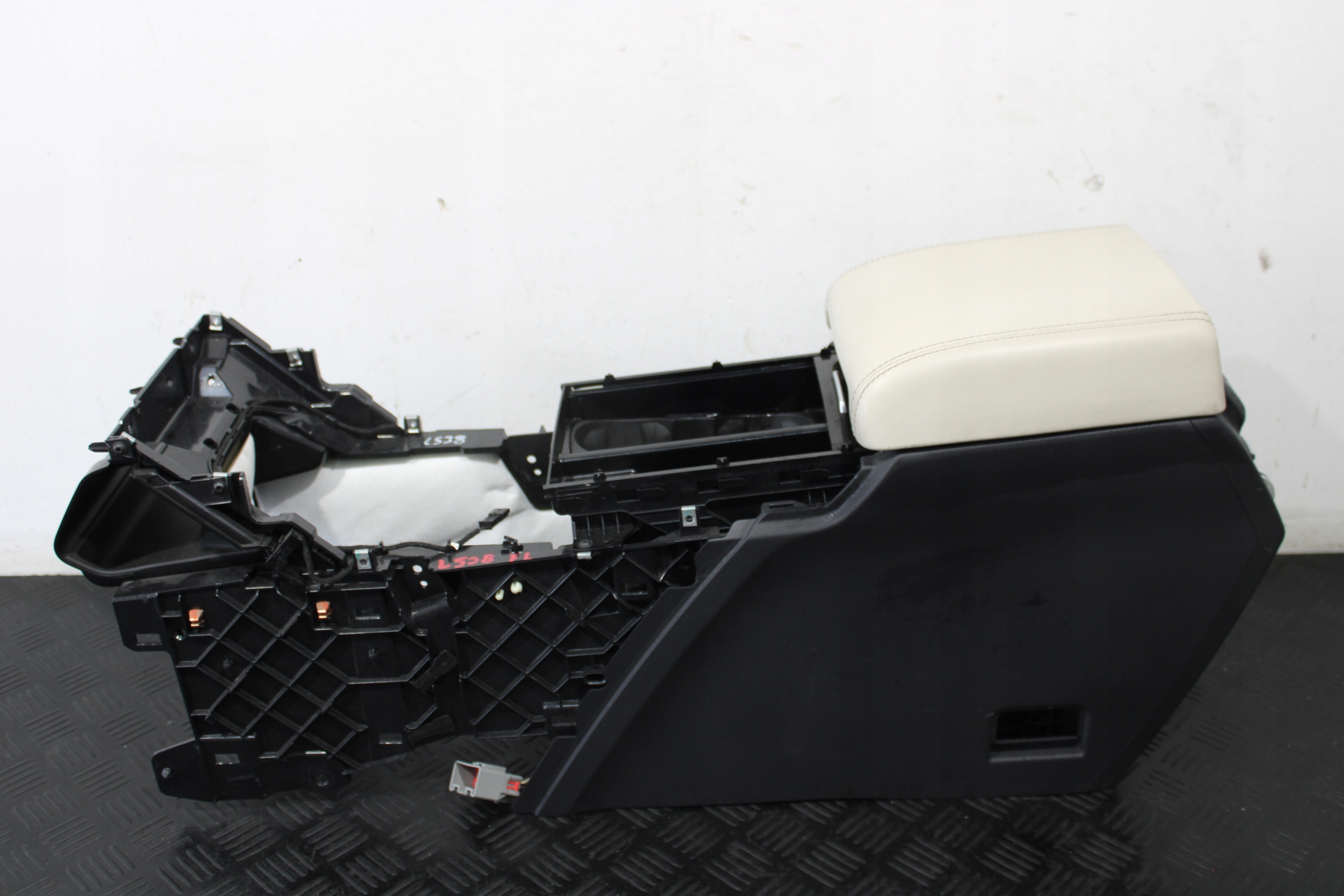TUNEL central armrest LAND ROVER EVOQUE LIFT L538 DYNAMIC