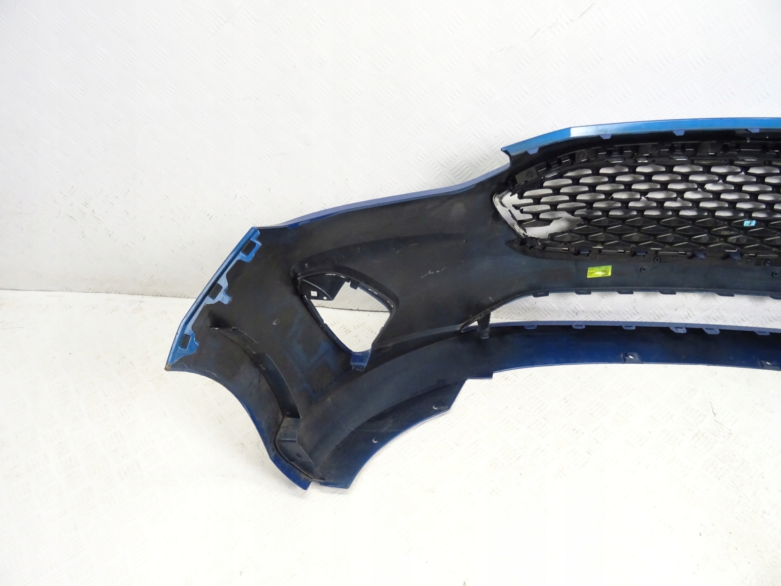 Ford Fiesta MK8 nárazník předek přední