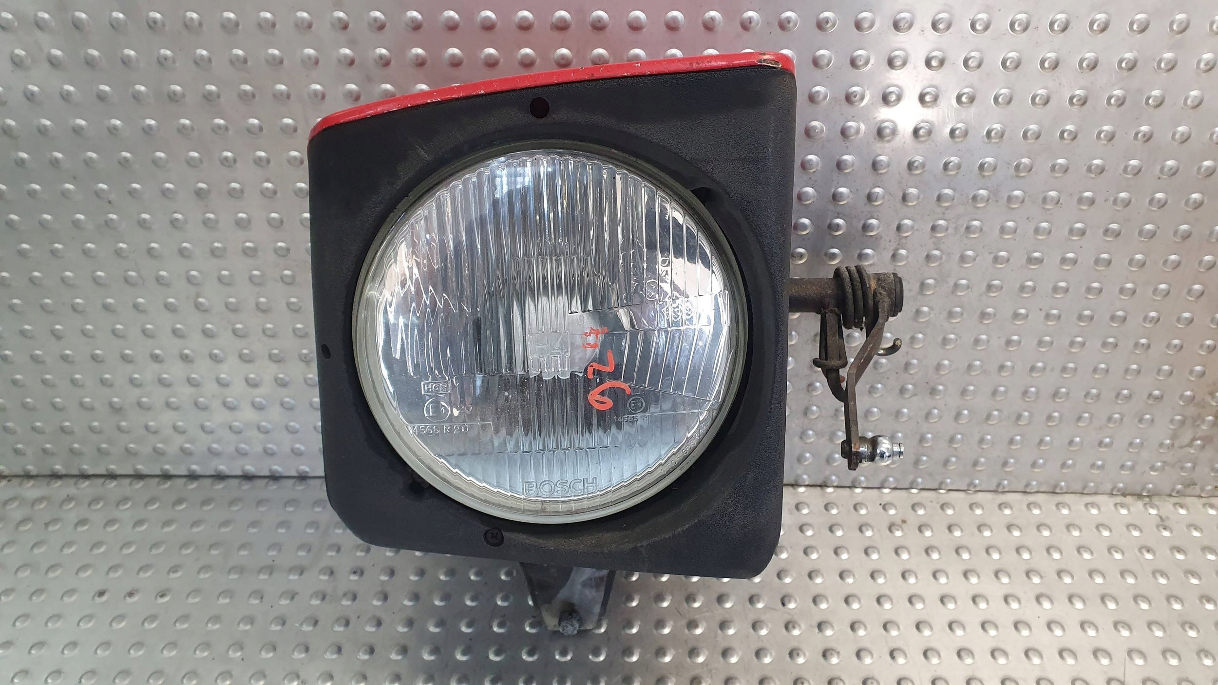 light front right PORSCHE 944 82
