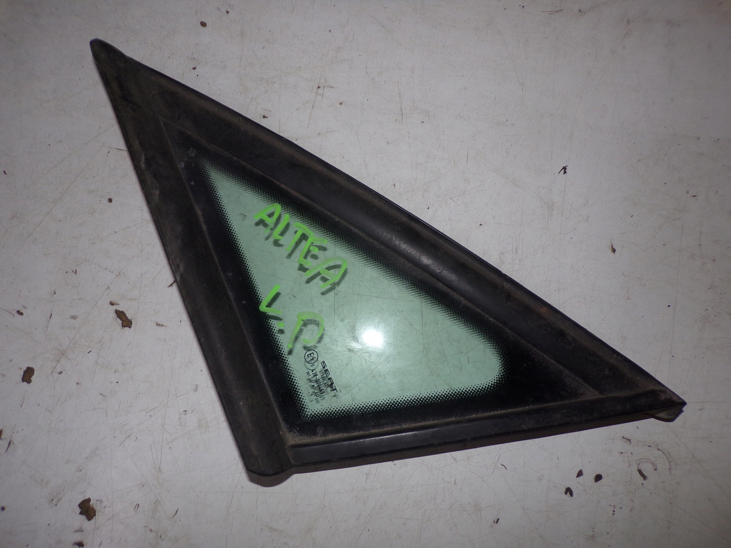 SZYBA KAROSERYJNA LEWY PRZÓD SEAT ALTEA