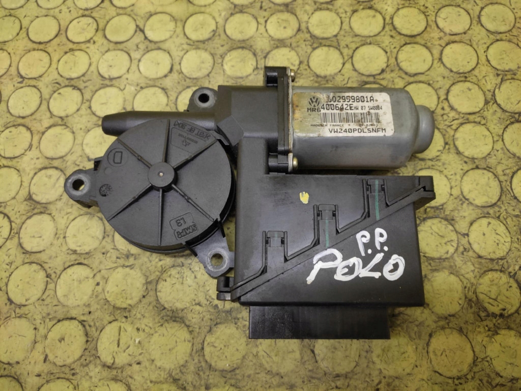 VW POLO IV mini motor windows right front 6Q2959801A