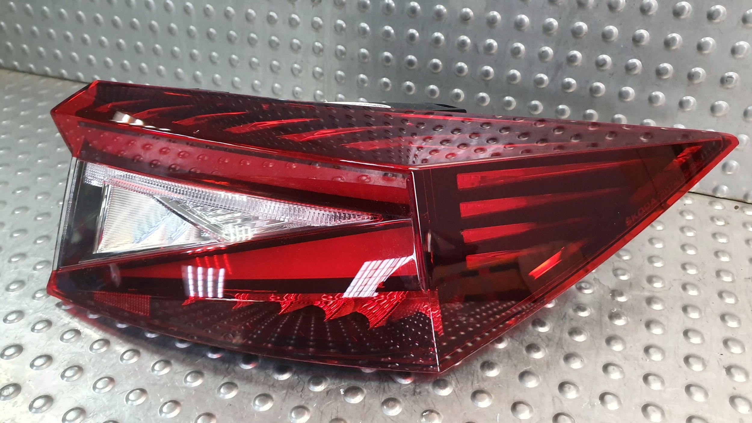 light rear part right SKODA ENYAQ 20- 5LA945208A