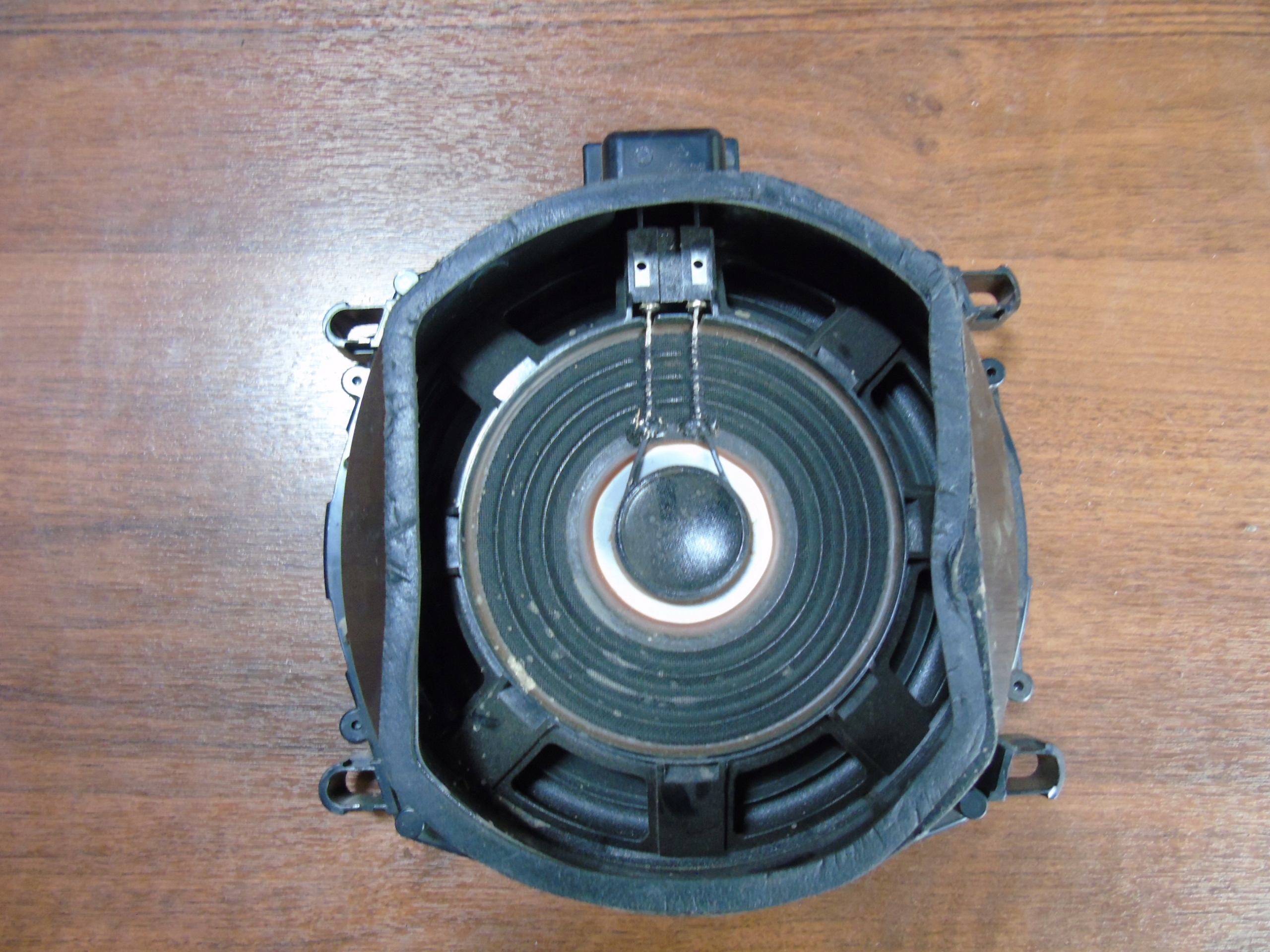 IDEALNY speaker SUBWOOFER BMW X6 E71 1