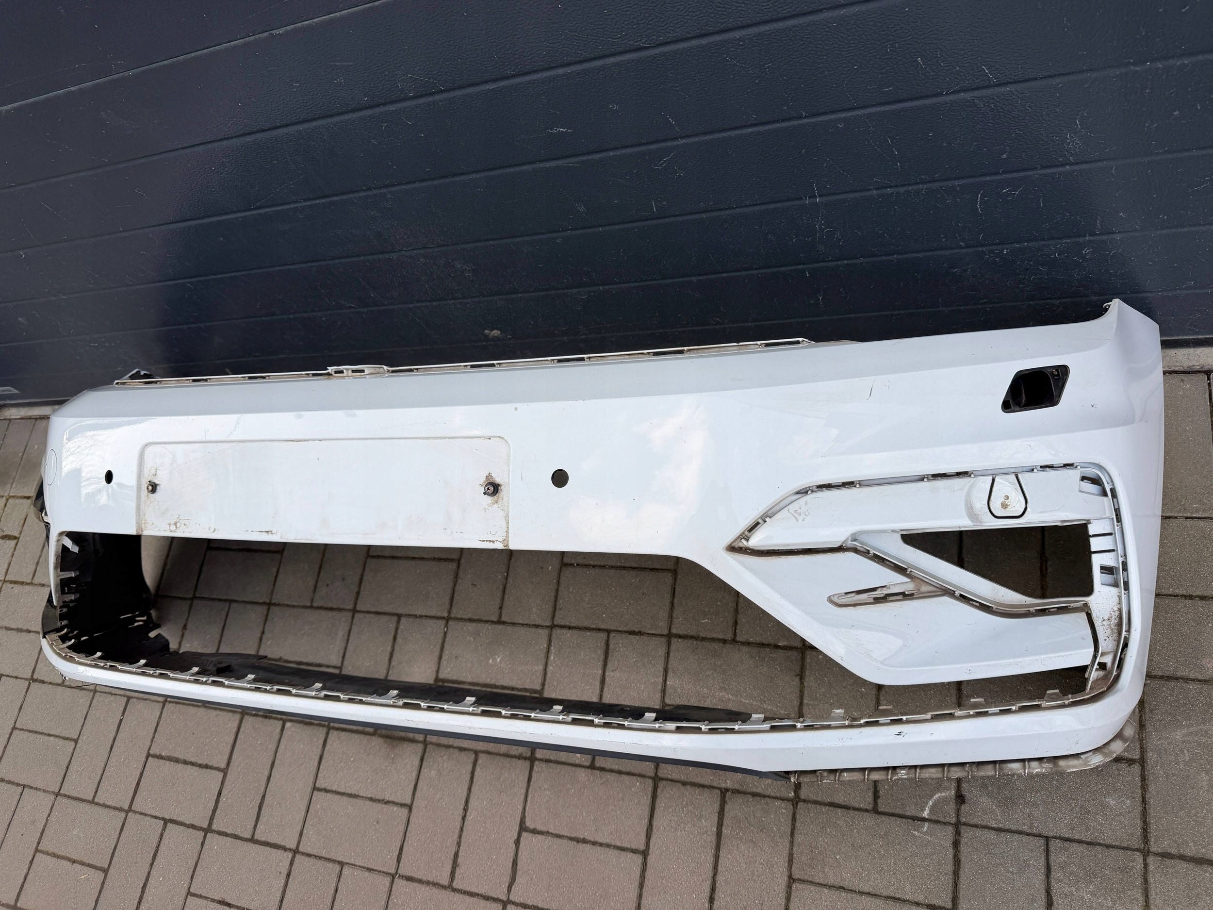 Vw Touran 16- 5TA R Line bumper front front