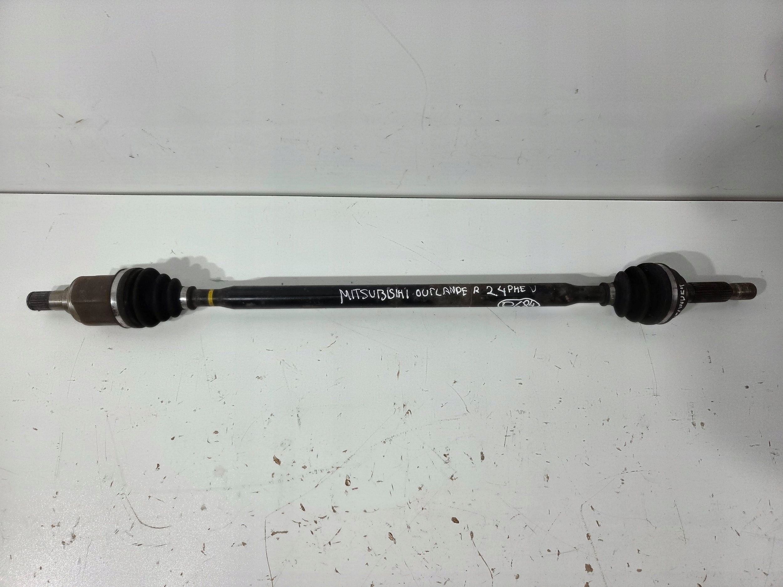 Mitsubishi Outlander III 2,4 PHEW semi-axis rear left (P684)