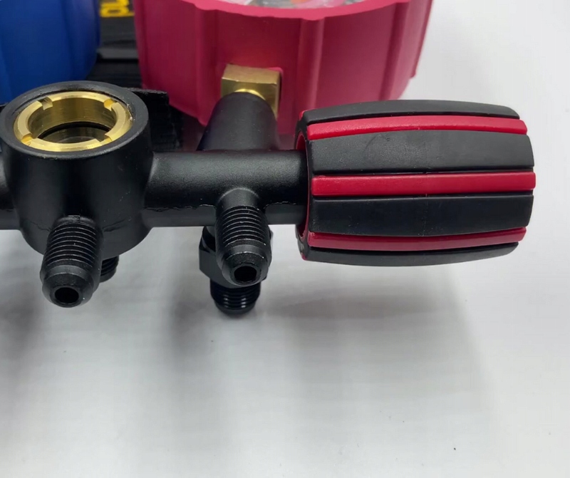 ZESTAW MANOMETRÓW Z WĘŻAMI KLIMATYZACJA R32 R410A R407C BLACK DIAMOND 27456 Moc chłodzenia 0 W