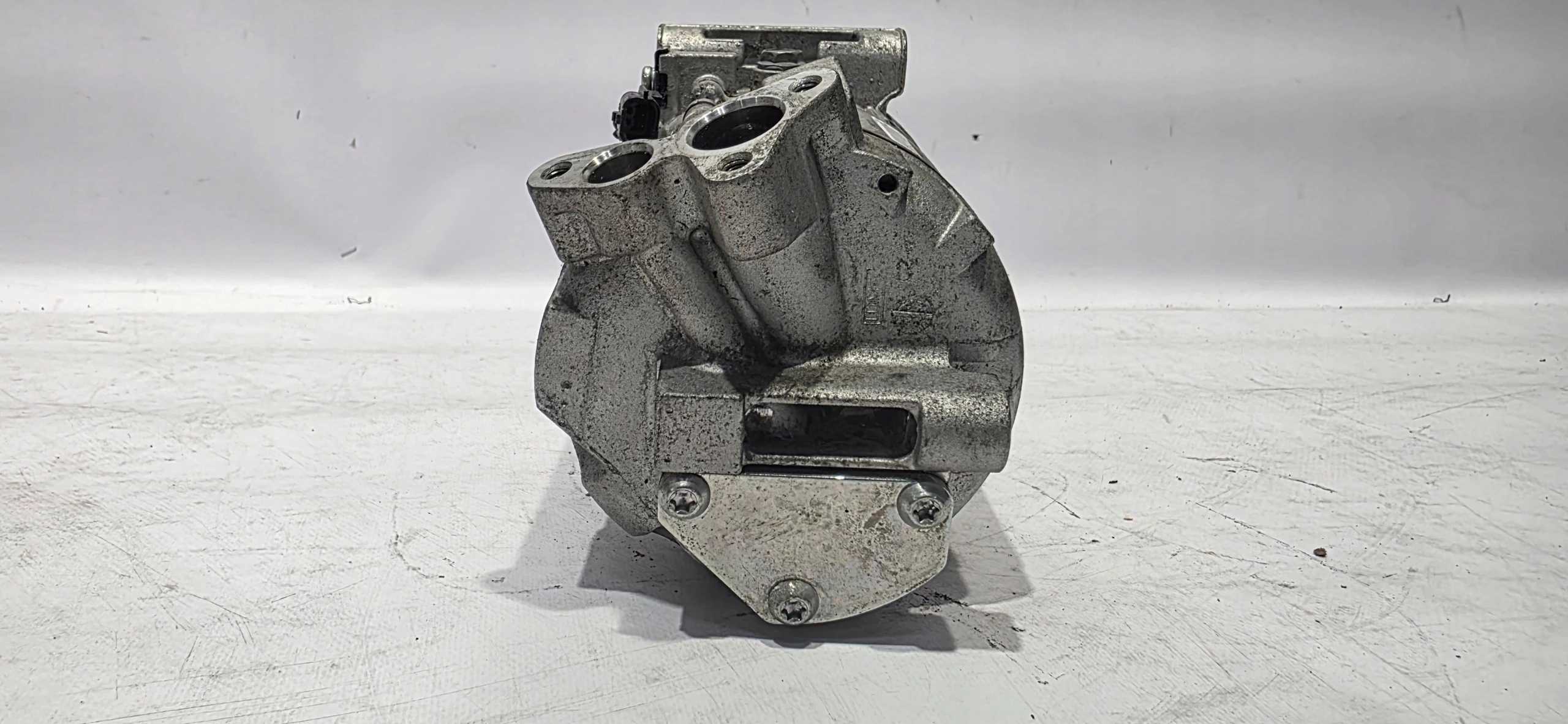 kompresor klimatizaci RENAULT OE originál 92600373R