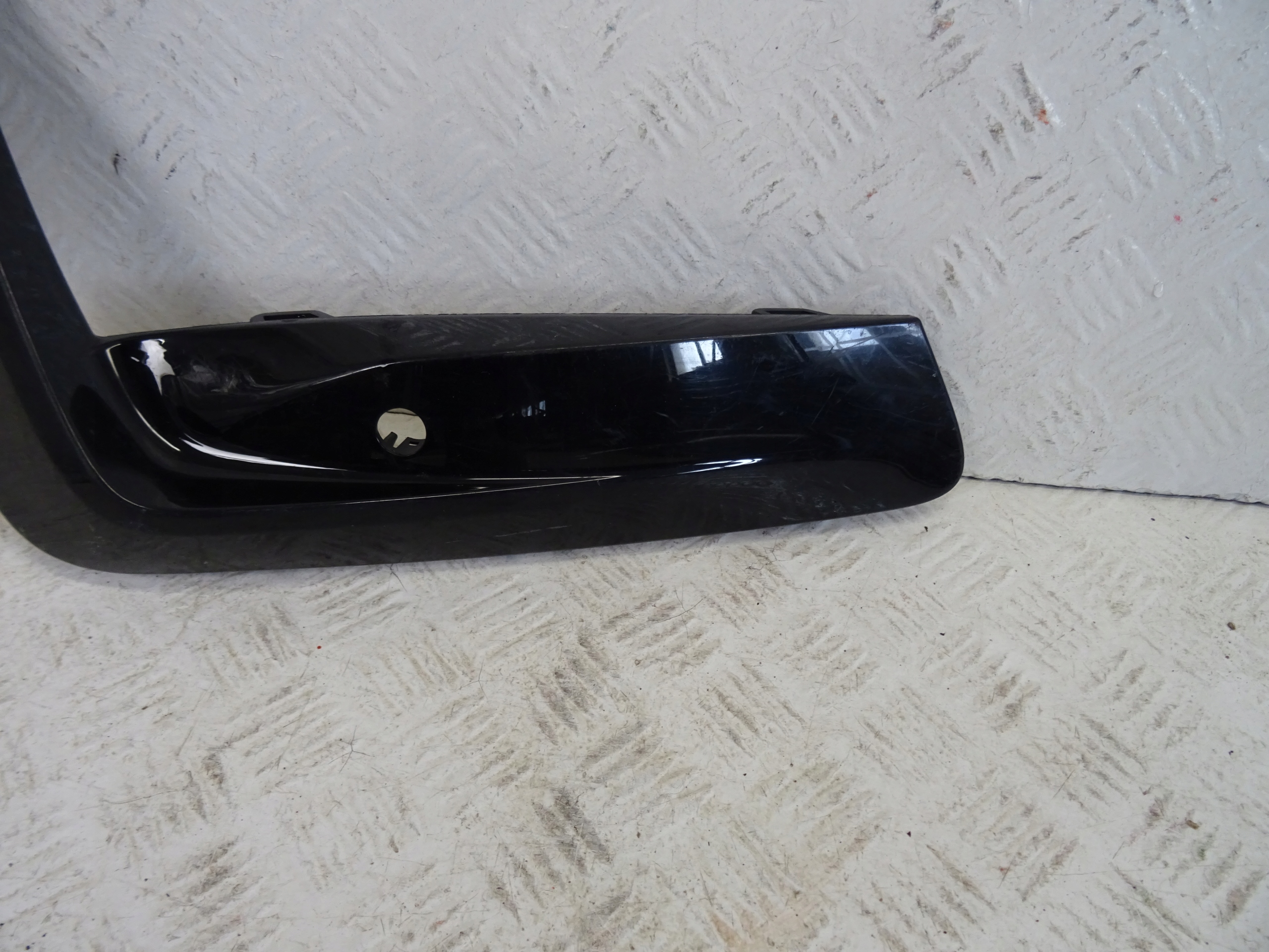 grid of a bumper cap left front BMW 5 G30 G31 m-packet 15067010