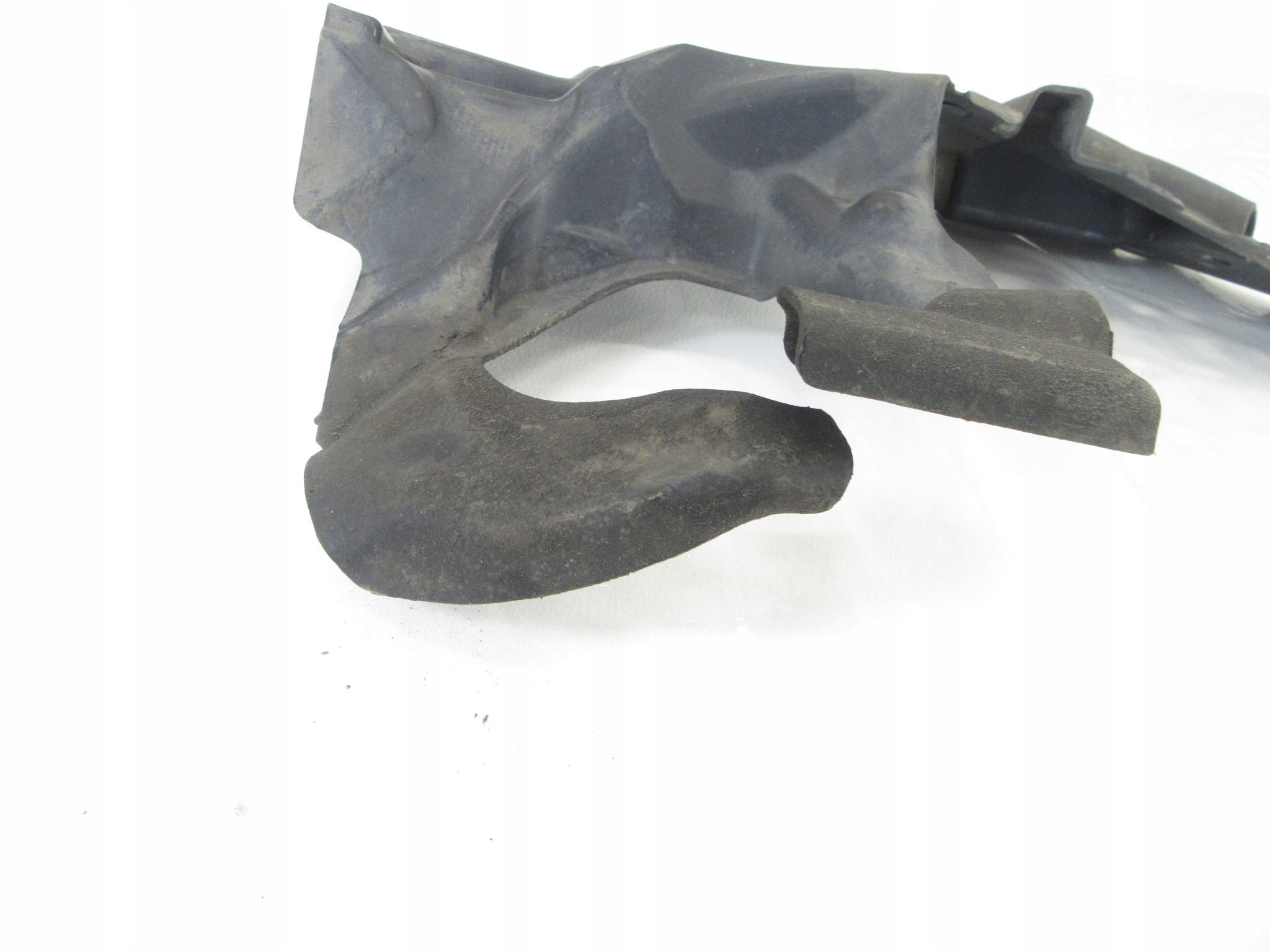 fedél a motrot bal eleje BMW e81 e82 e84 e87 e88 e90 e91 e92 e93 DIESEL