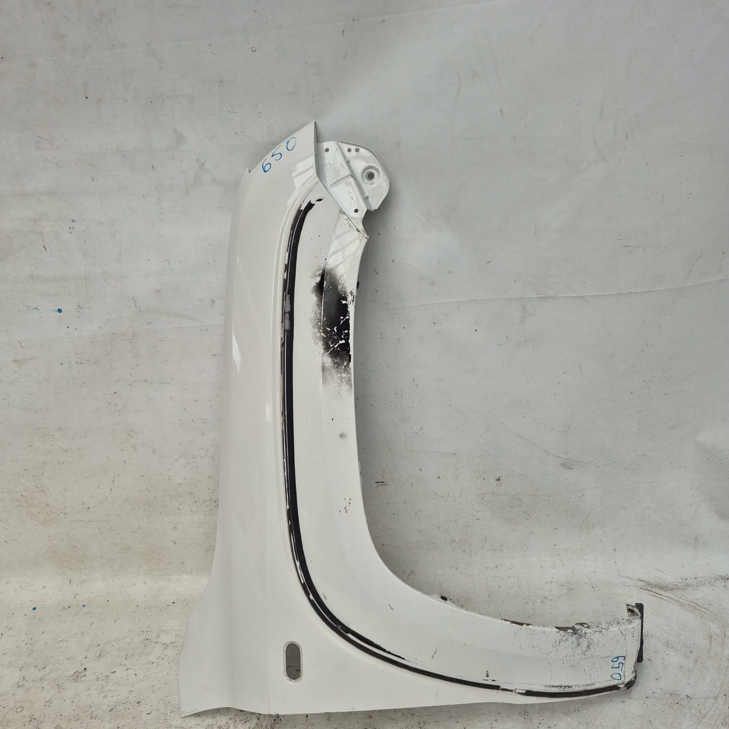 VW AMAROK and 1 2H0 09- fender front front right