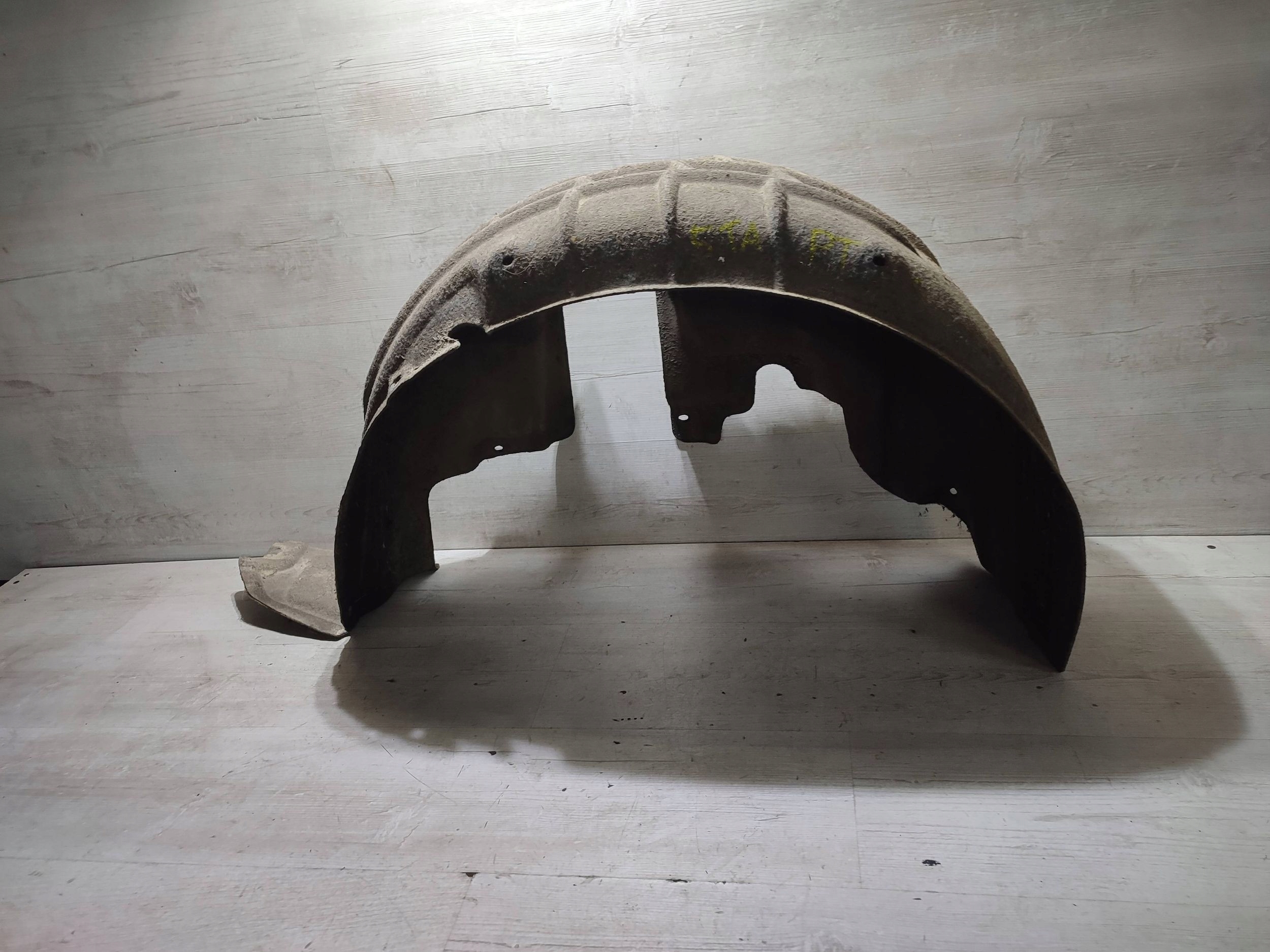Volkswagen Touran III 2020 rear part side right mudguard