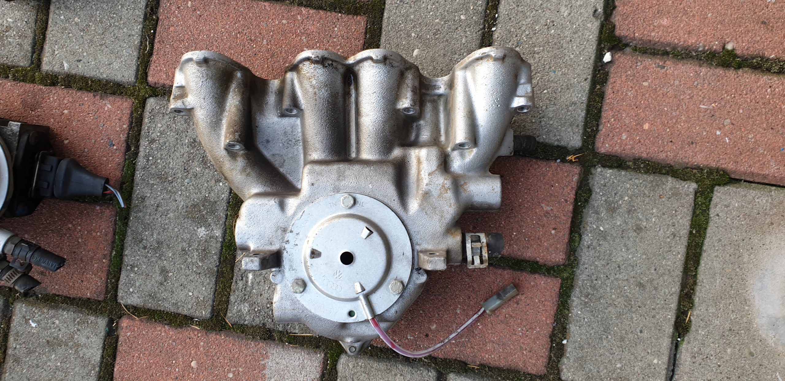 051129713H - ВПУСКНОЙ КОЛЛЕКТОР VW POLO GOLF III SEAT IBIZA II 6K