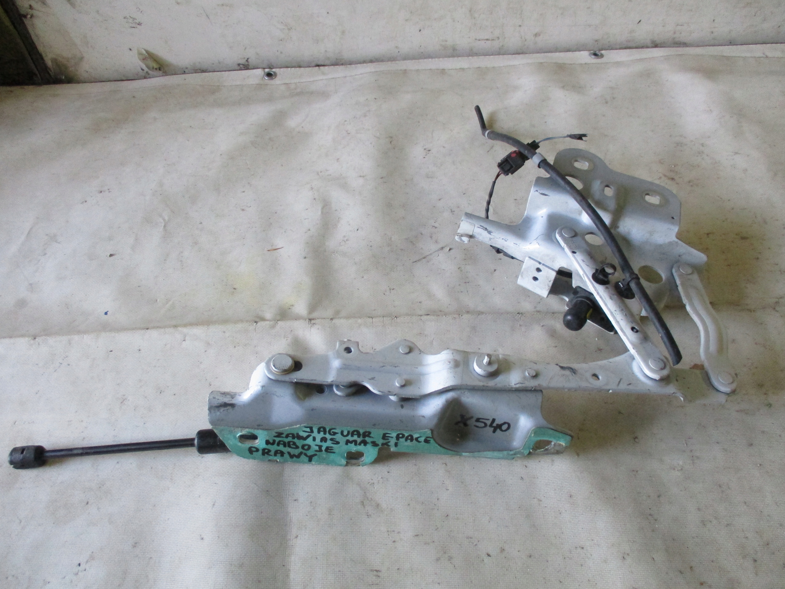 hinge bonnets Jaguar E- Pace X540 left right J9C3-16800 J9C3-16801